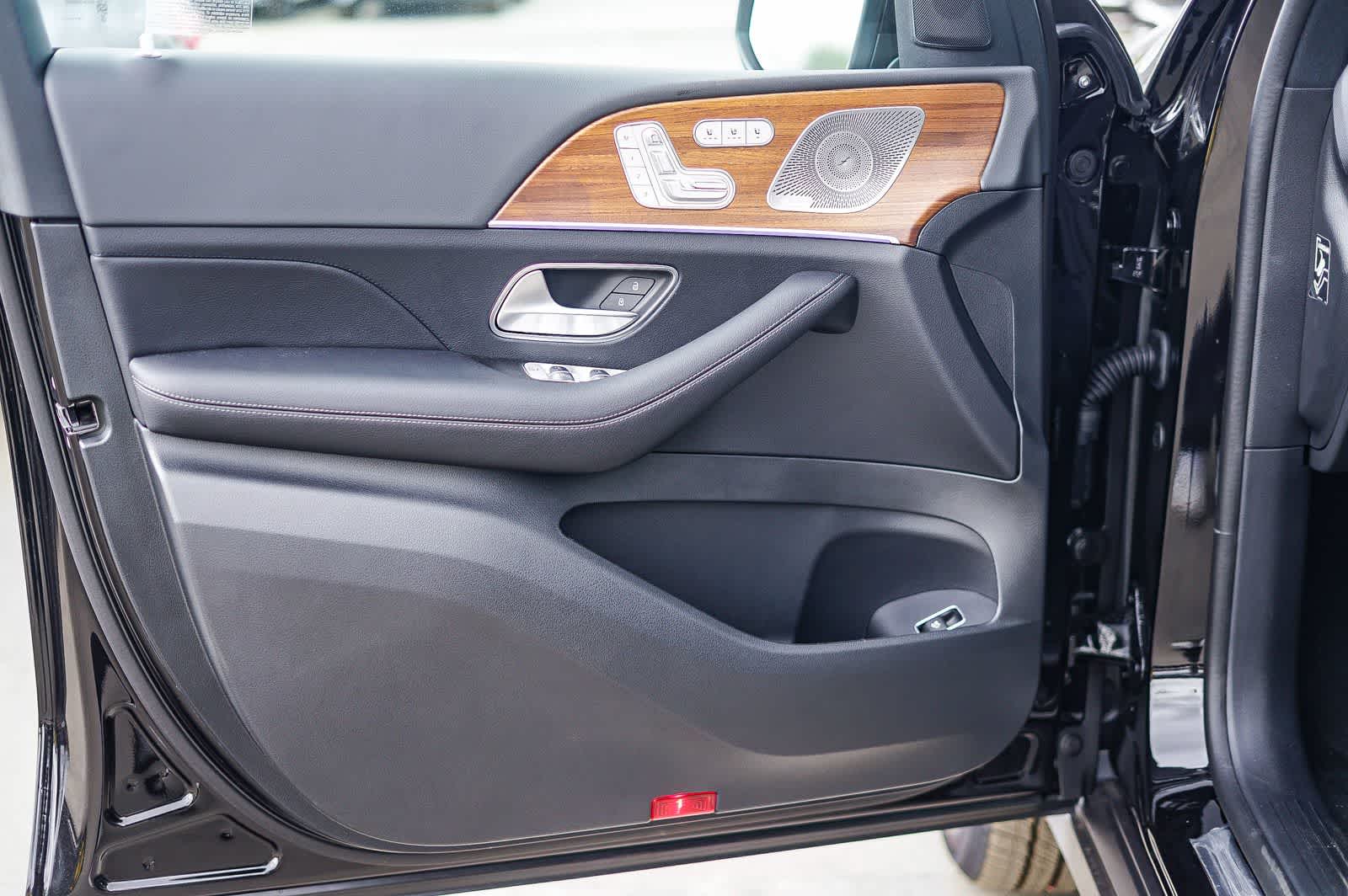 Thumbnail: 2026 Mercedes-Benz GLE - 23