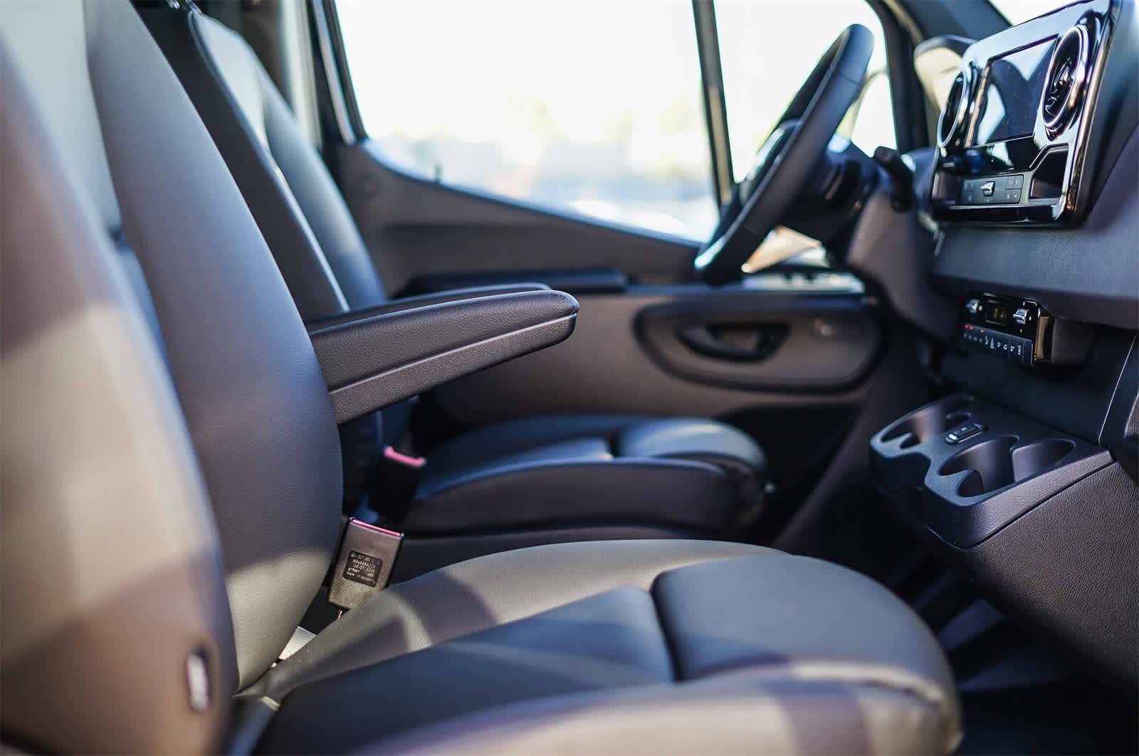 Thumbnail: 2026 Mercedes-Benz Sprinter - 22