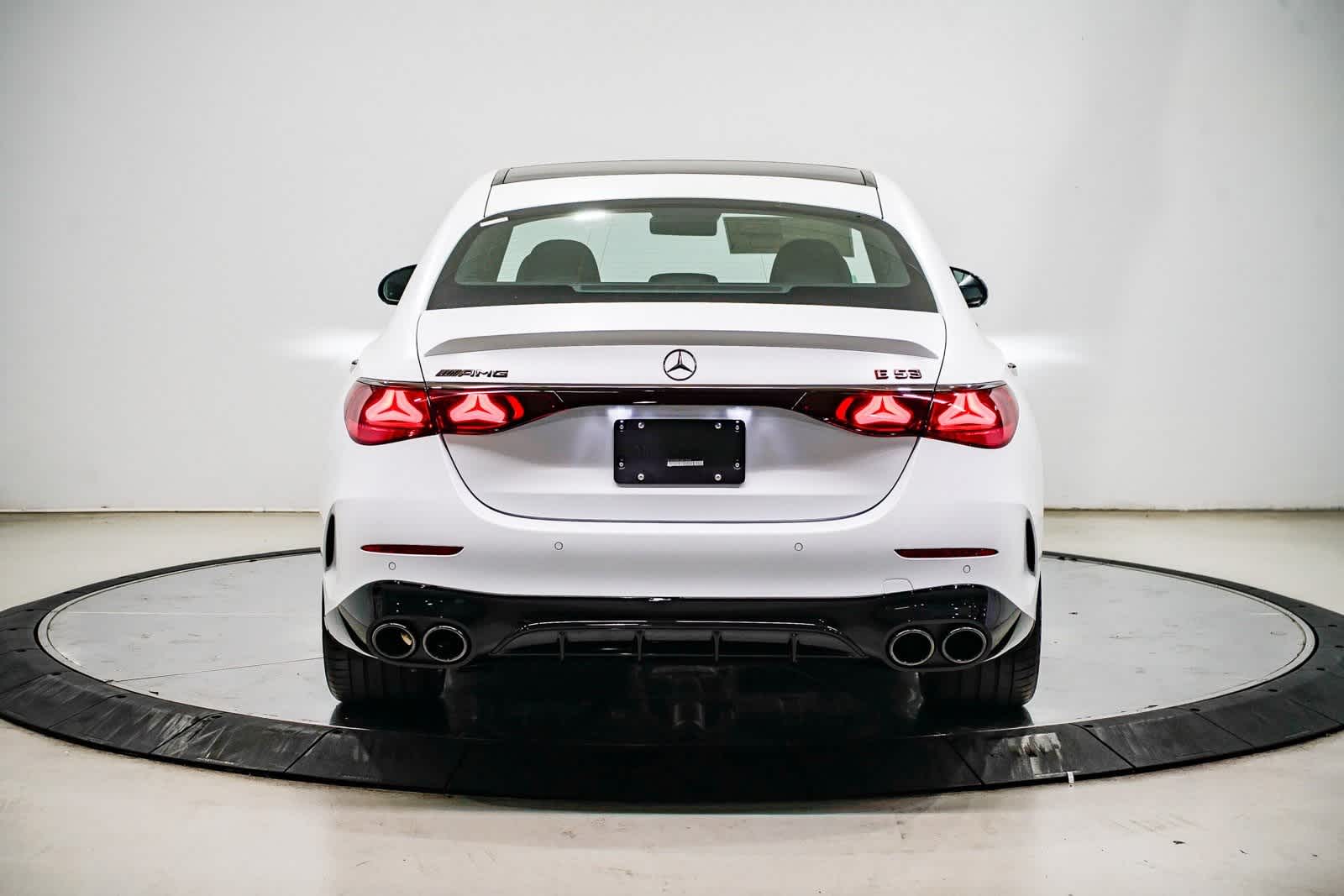 Thumbnail: 2025 Mercedes-Benz E-Class - 3
