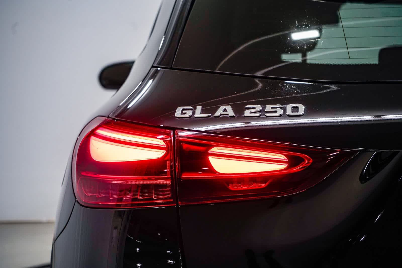 Thumbnail: 2025 Mercedes-Benz GLA - 9