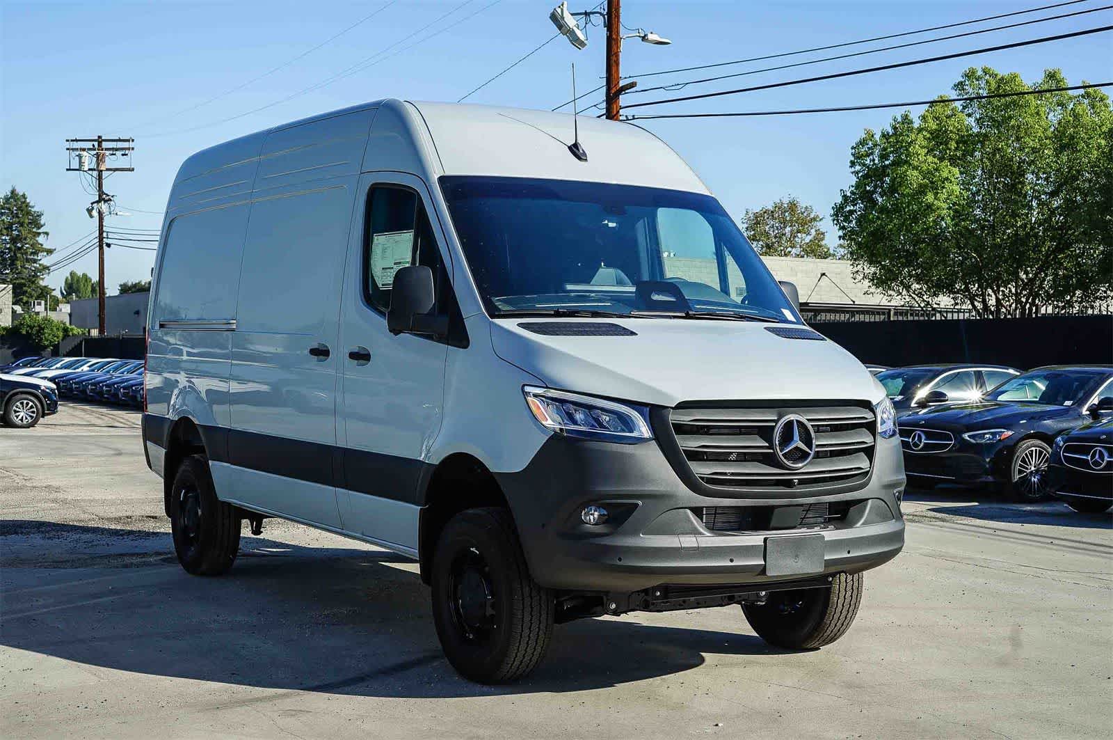 Thumbnail: 2026 Mercedes-Benz Sprinter - 3