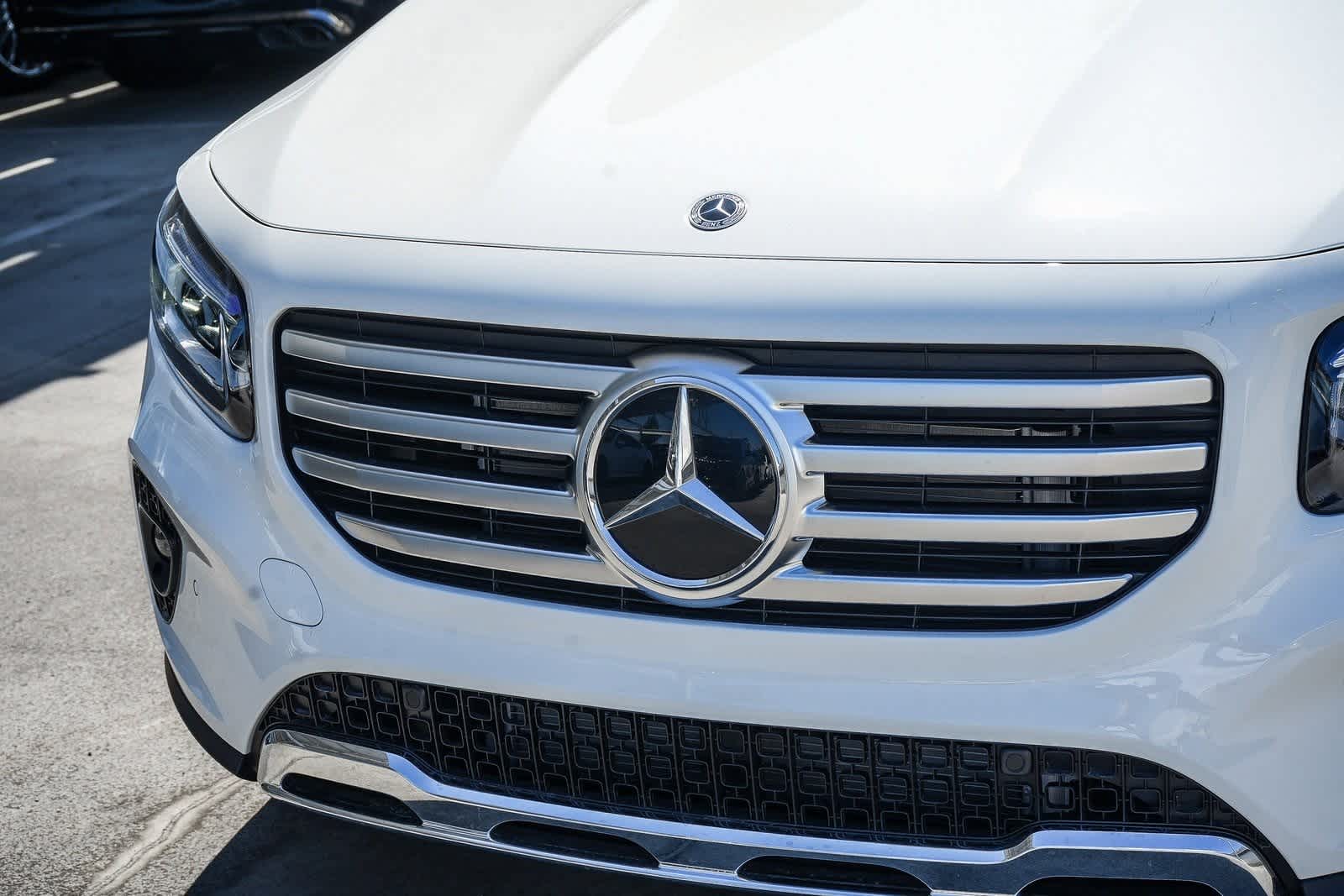 Thumbnail: 2025 Mercedes-Benz GLB - 9