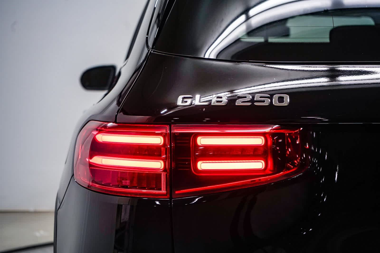 Thumbnail: 2025 Mercedes-Benz GLB - 9