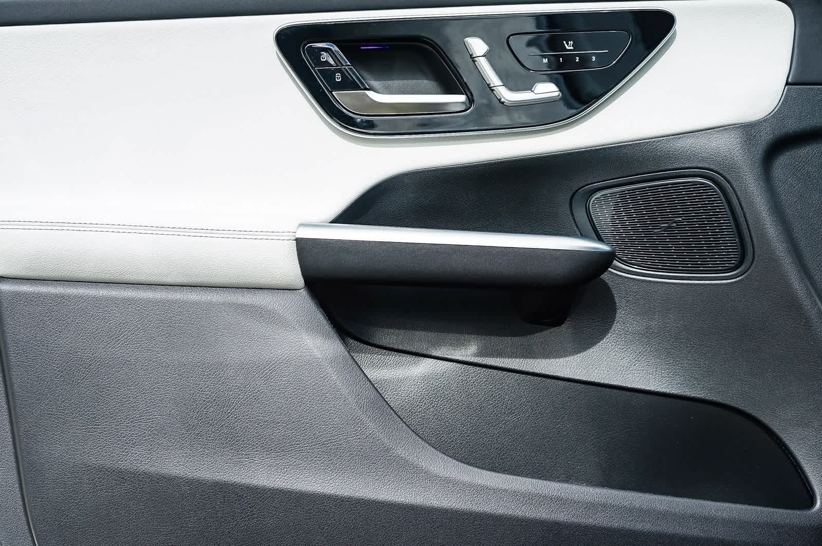 Thumbnail: 2026 Mercedes-Benz GLC - 23