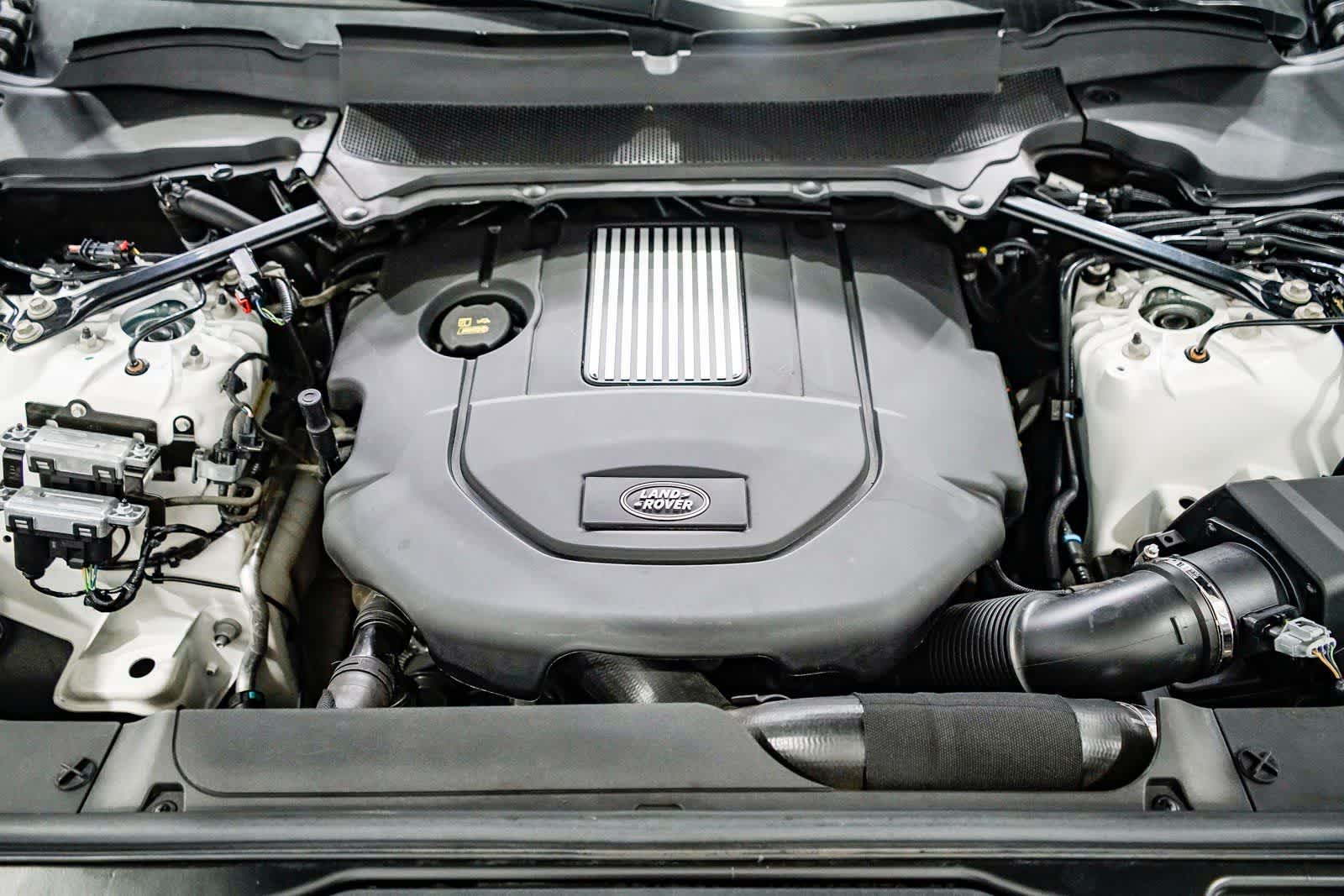 Thumbnail: 2018 Land Rover Discovery - 28