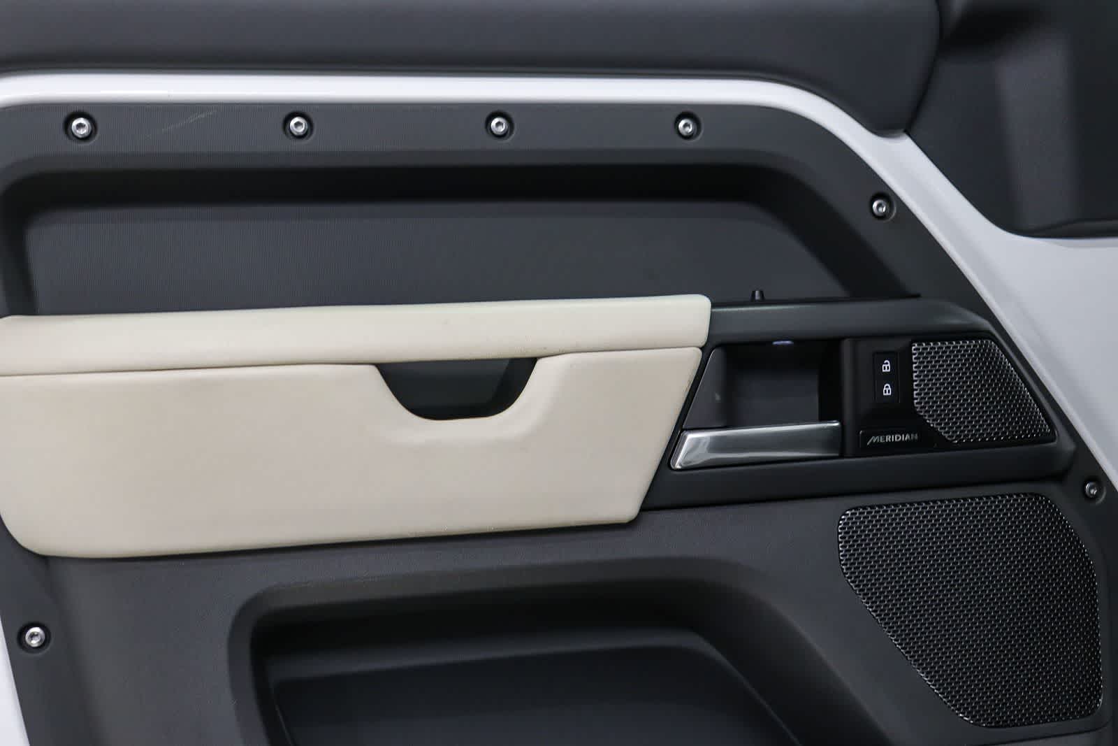 Thumbnail: 2024 Land Rover Defender - 21