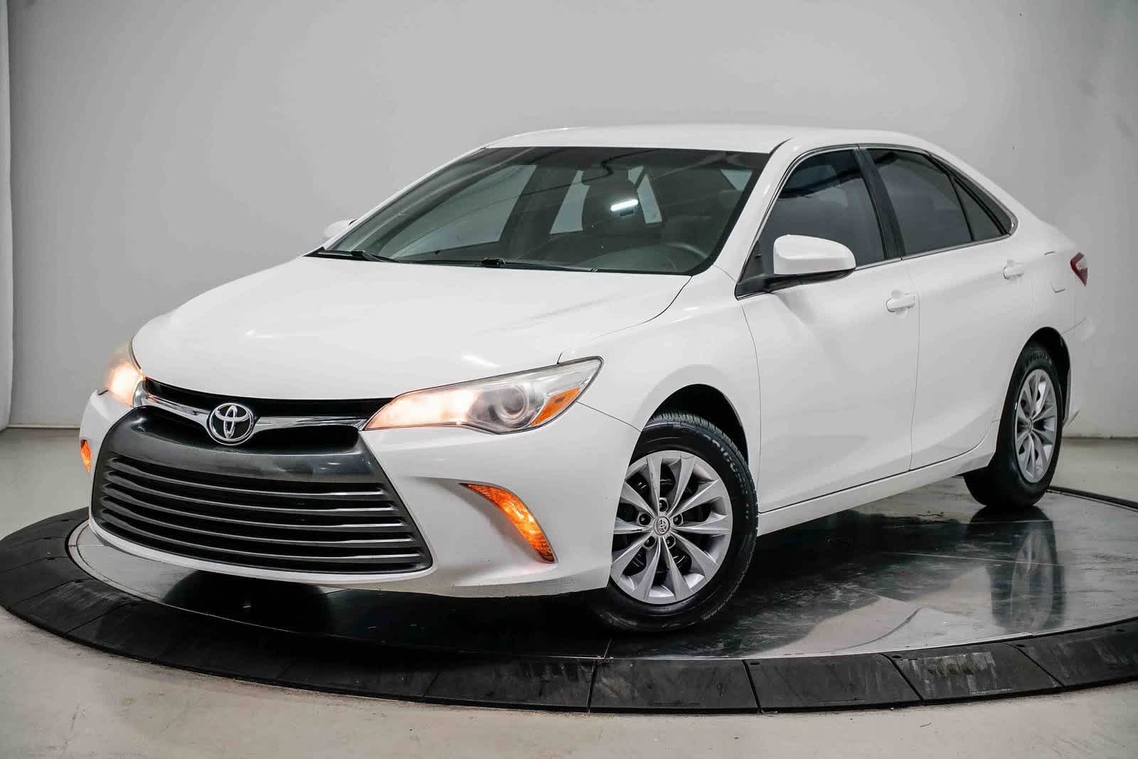 2017 Toyota Camry LE -
                  Van Nuys, CA