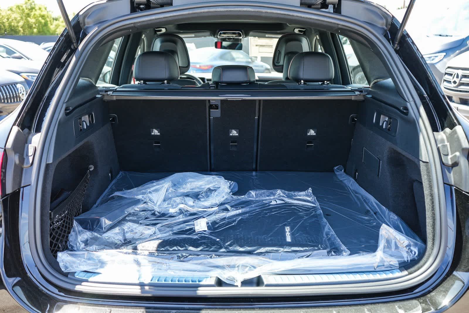 Thumbnail: 2025 Mercedes-Benz GLC - 33