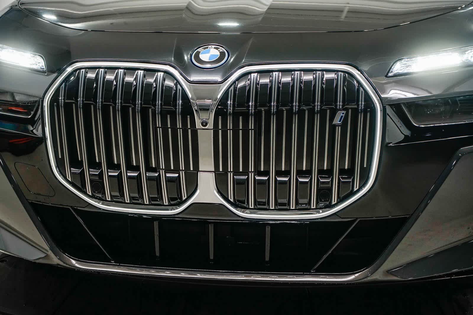 Thumbnail: 2023 BMW i7 - 8