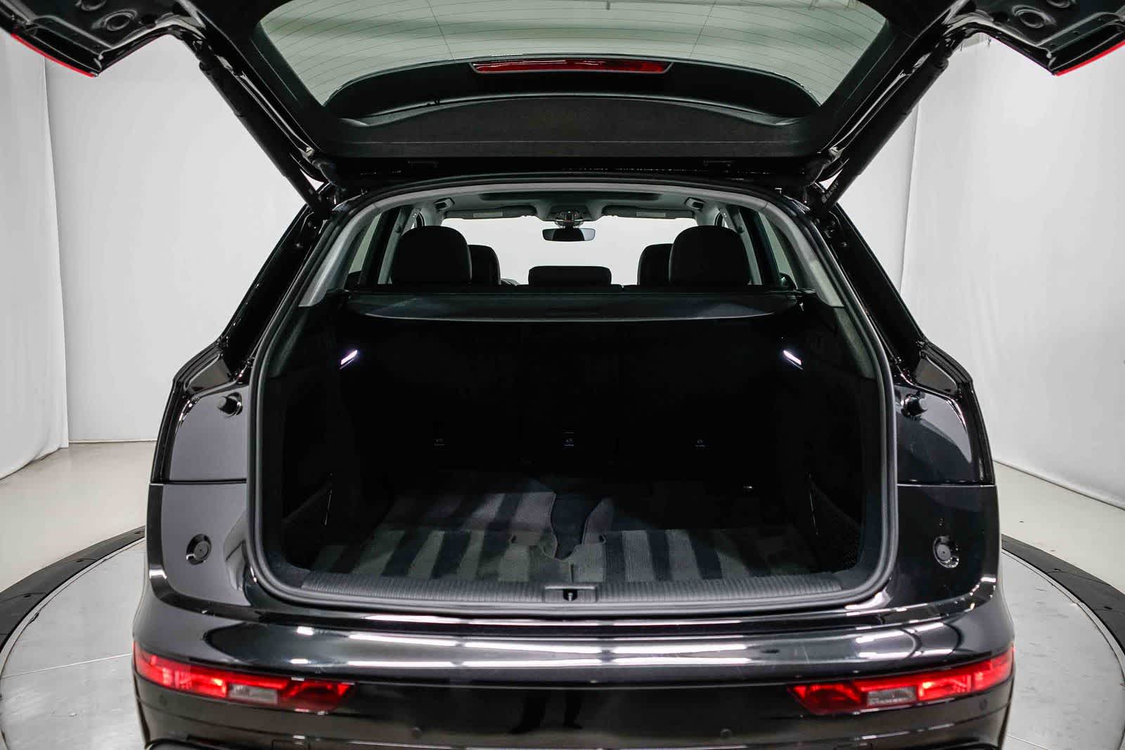 Thumbnail: 2023 Audi Q5 - 26