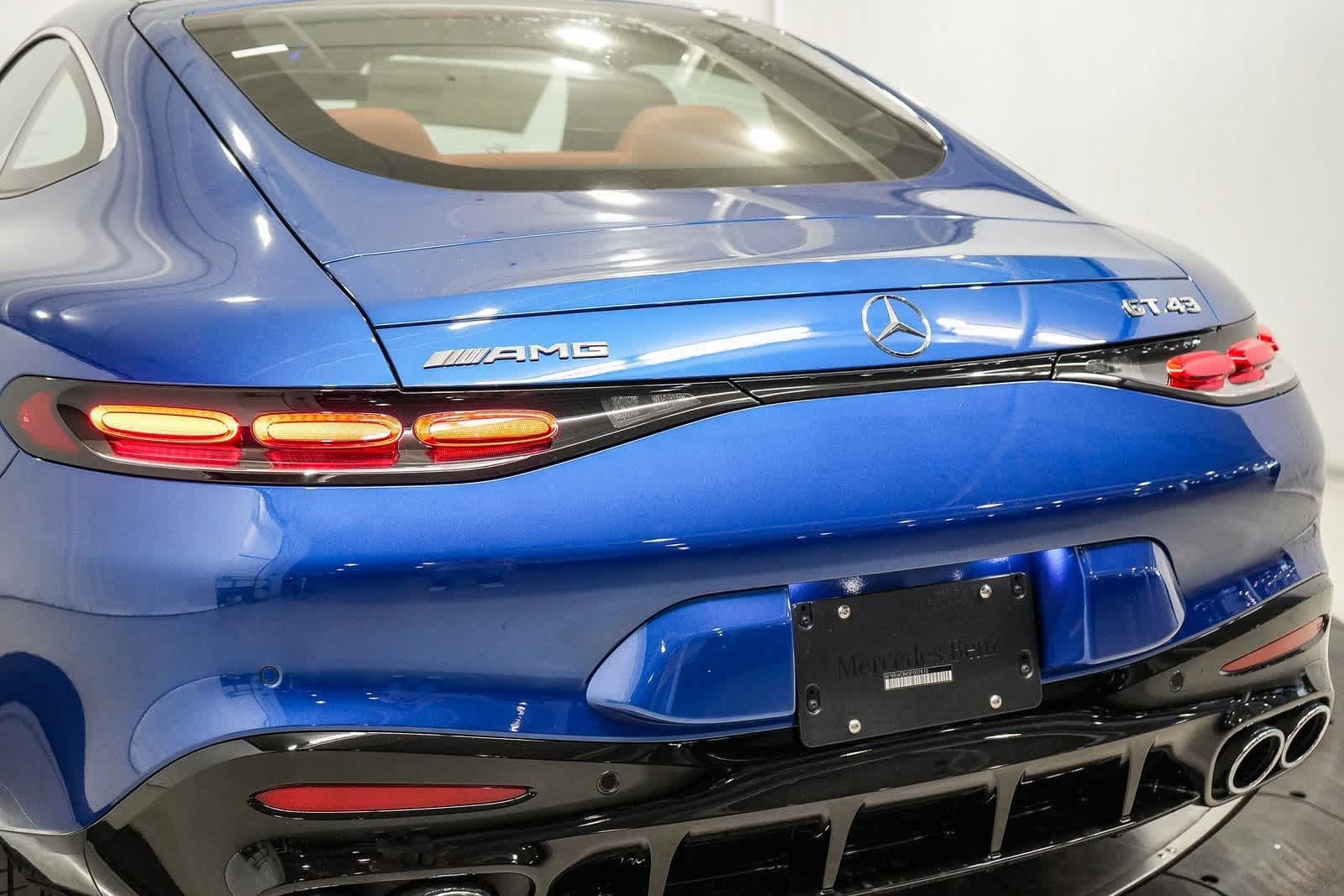 Thumbnail: 2025 Mercedes-Benz AMG GT - 12