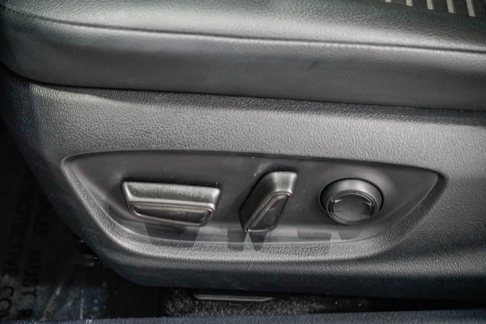 Thumbnail: 2023 Toyota Camry - 19