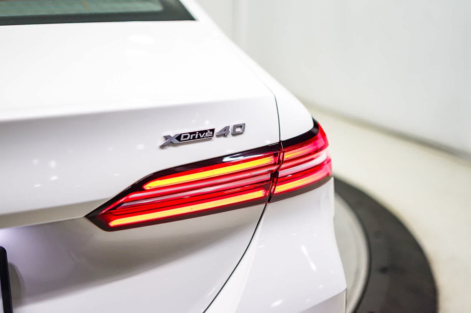 Thumbnail: 2025 BMW i5 - 9