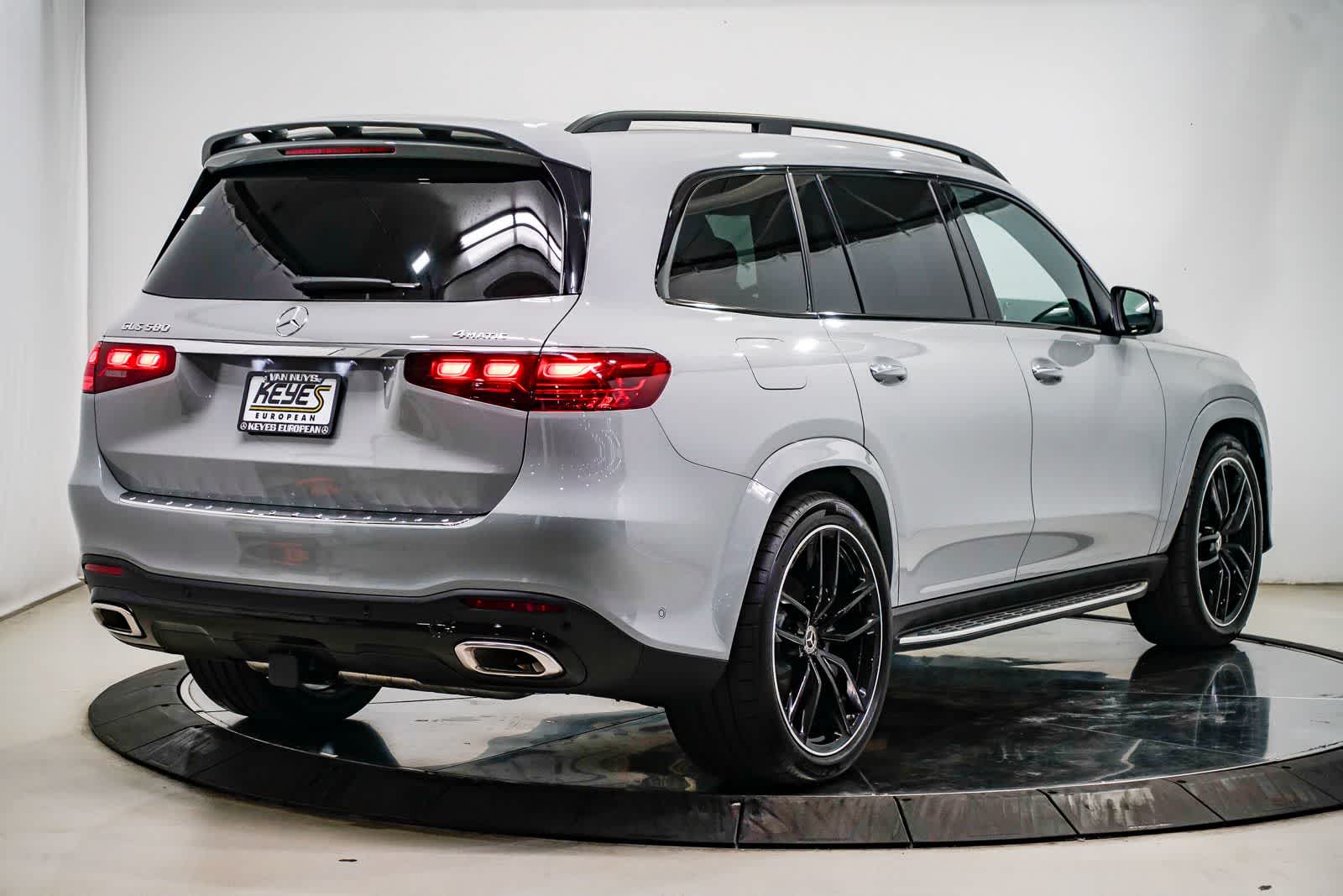 Thumbnail: 2026 Mercedes-Benz GLS - 4