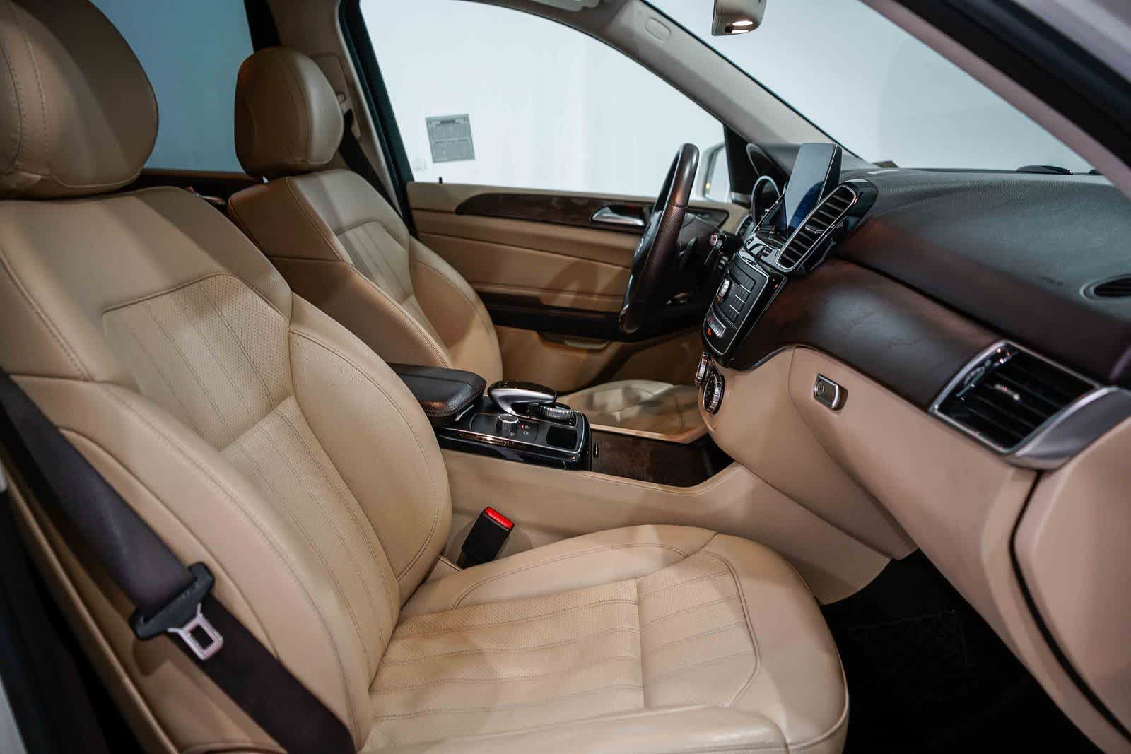 Thumbnail: 2017 Mercedes-Benz GLE - 16