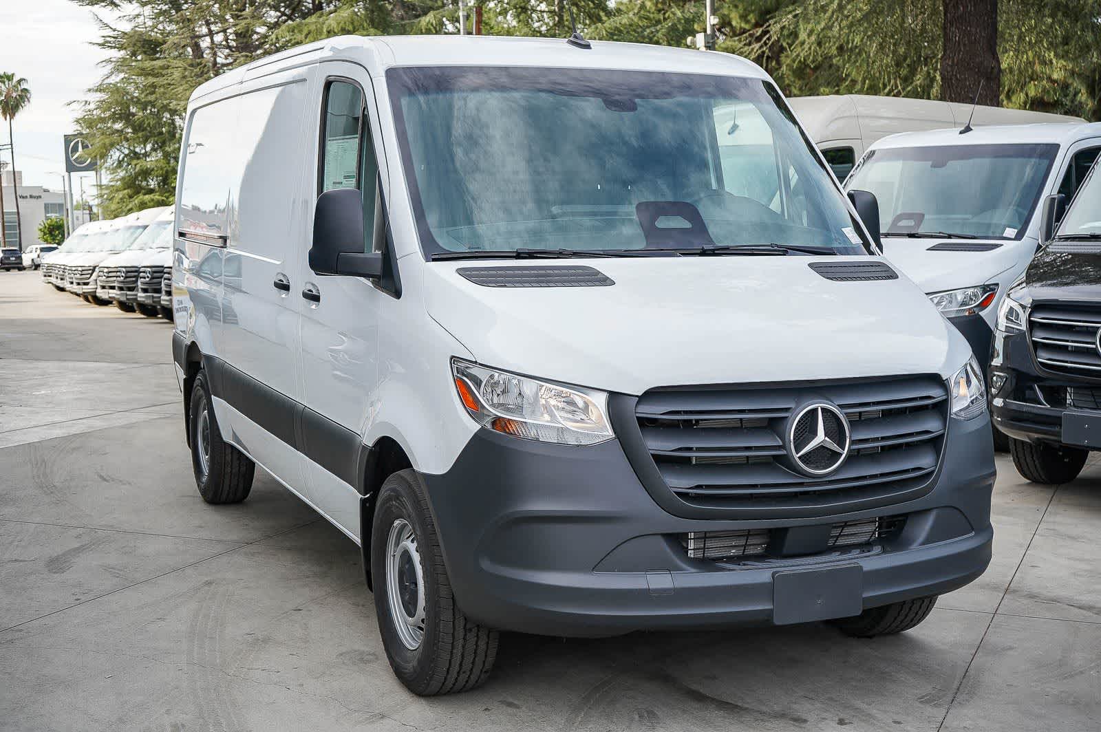 Thumbnail: 2026 Mercedes-Benz Sprinter - 3