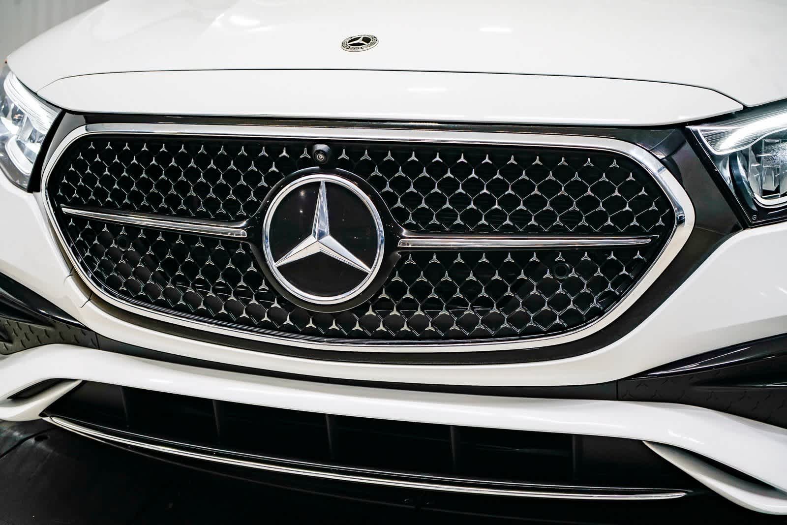 Thumbnail: 2025 Mercedes-Benz E-Class - 8