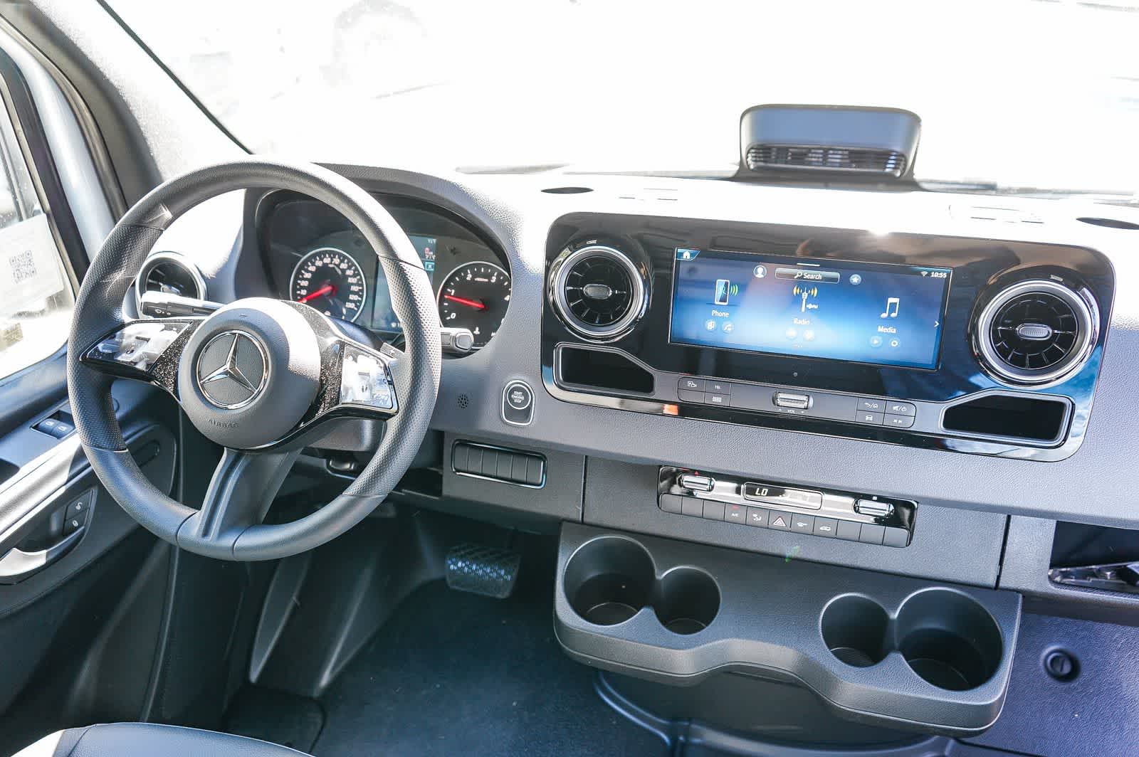 Thumbnail: 2026 Mercedes-Benz Sprinter - 13