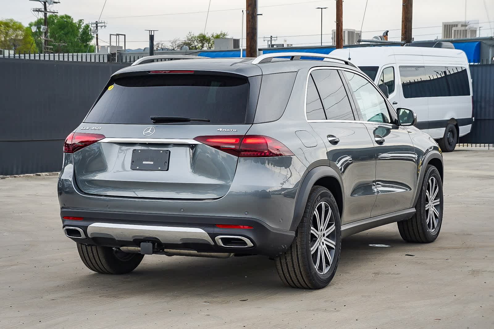 Thumbnail: 2026 Mercedes-Benz GLE - 4