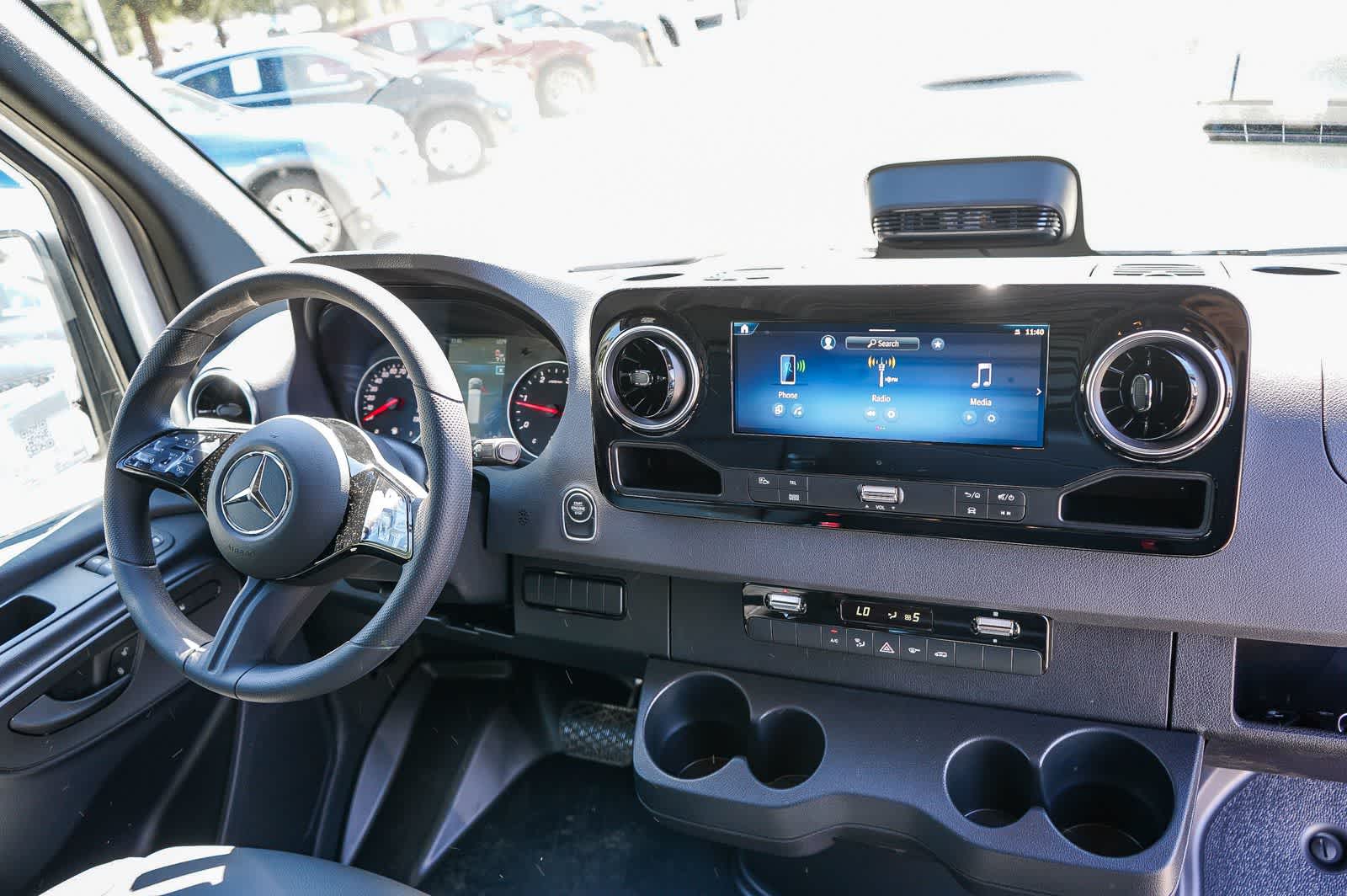 Thumbnail: 2026 Mercedes-Benz Sprinter - 12