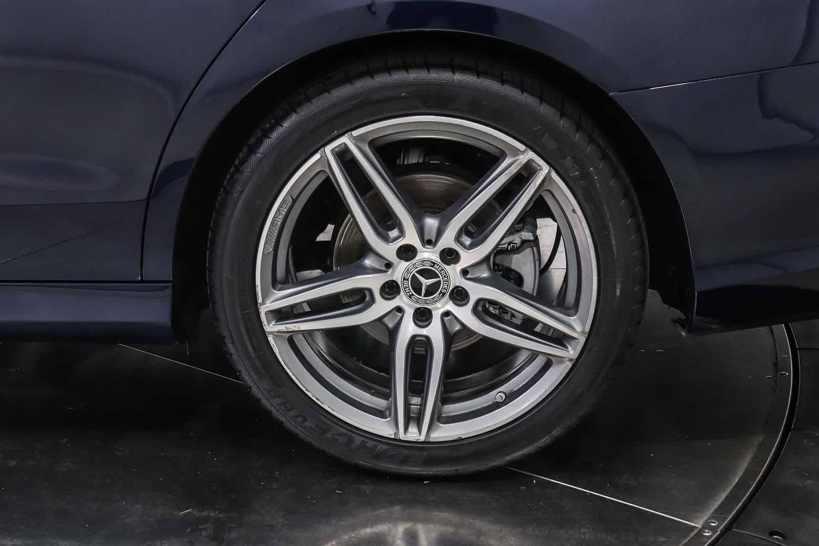 Thumbnail: 2020 Mercedes-Benz E-Class - 10