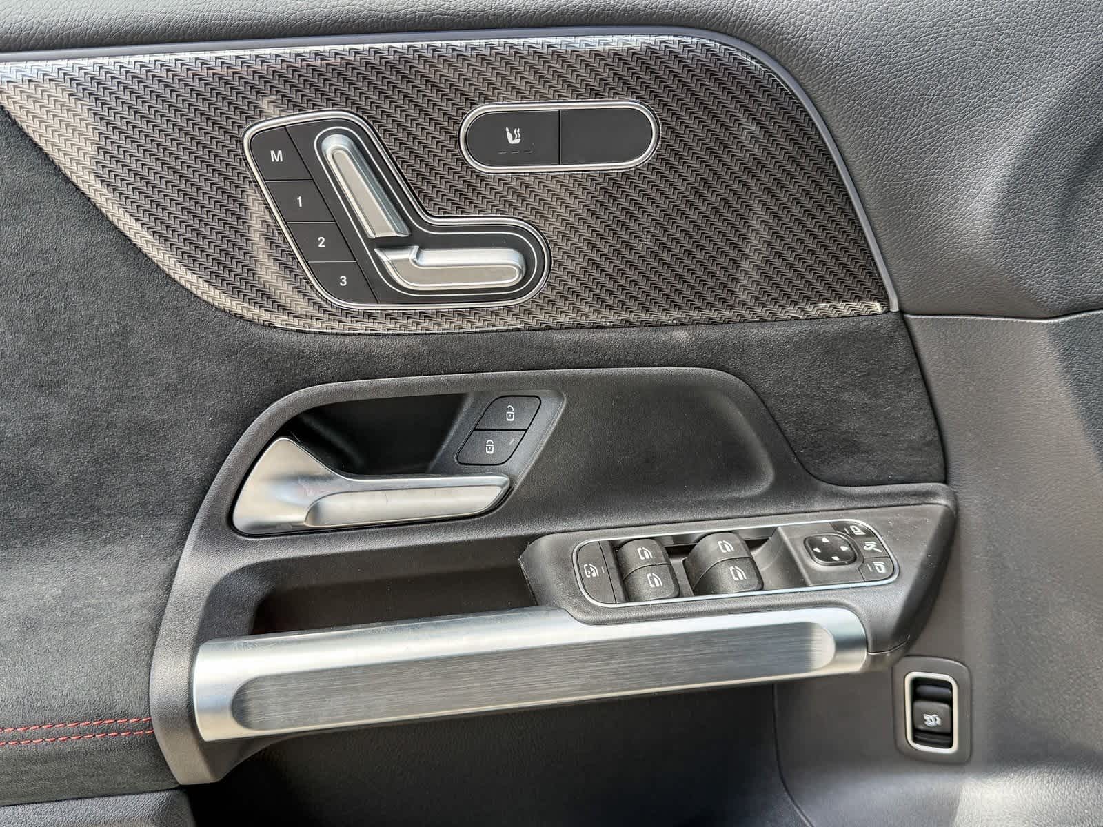 Thumbnail: 2025 Mercedes-Benz GLB - 24