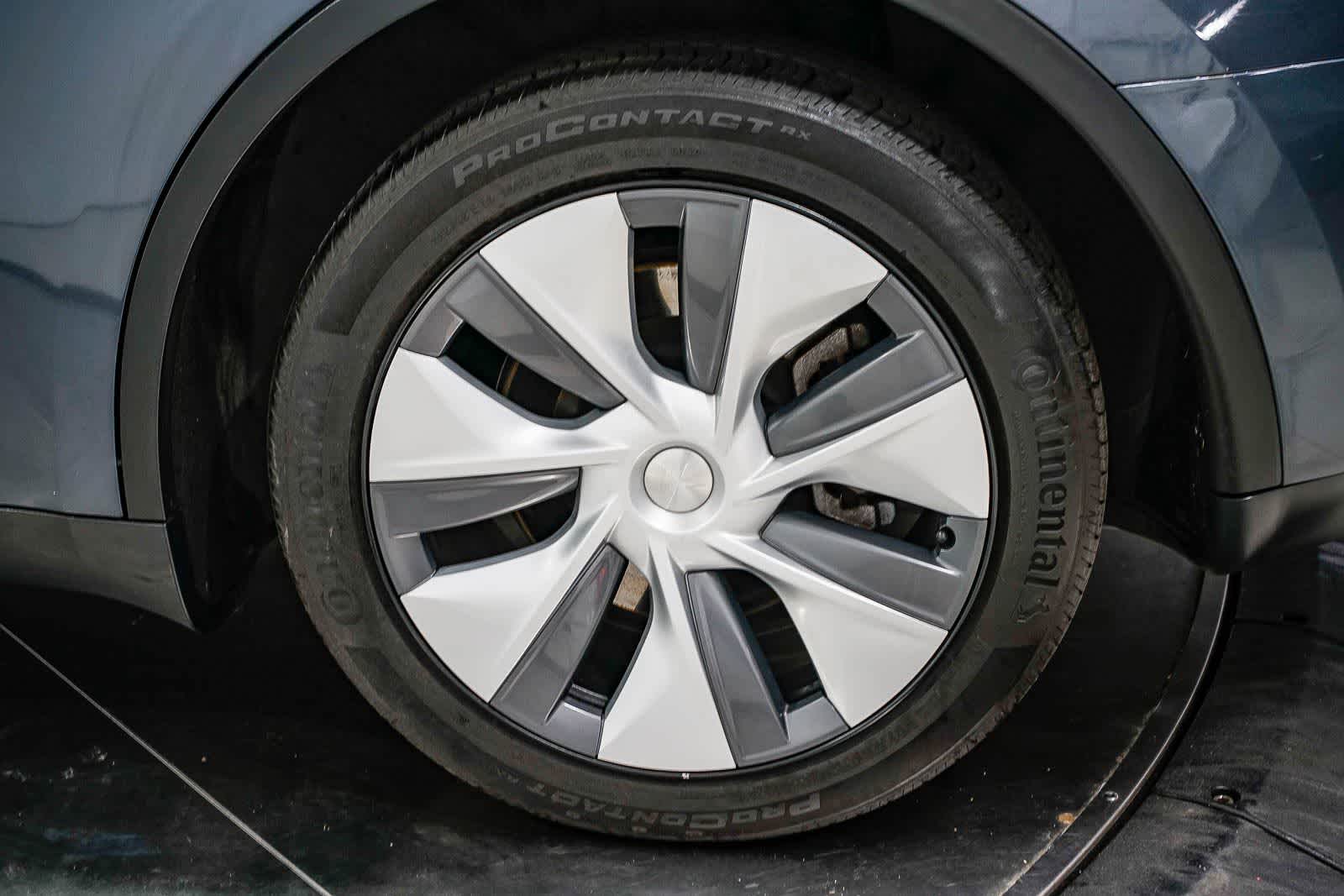 Thumbnail: 2023 Tesla Model Y - 10