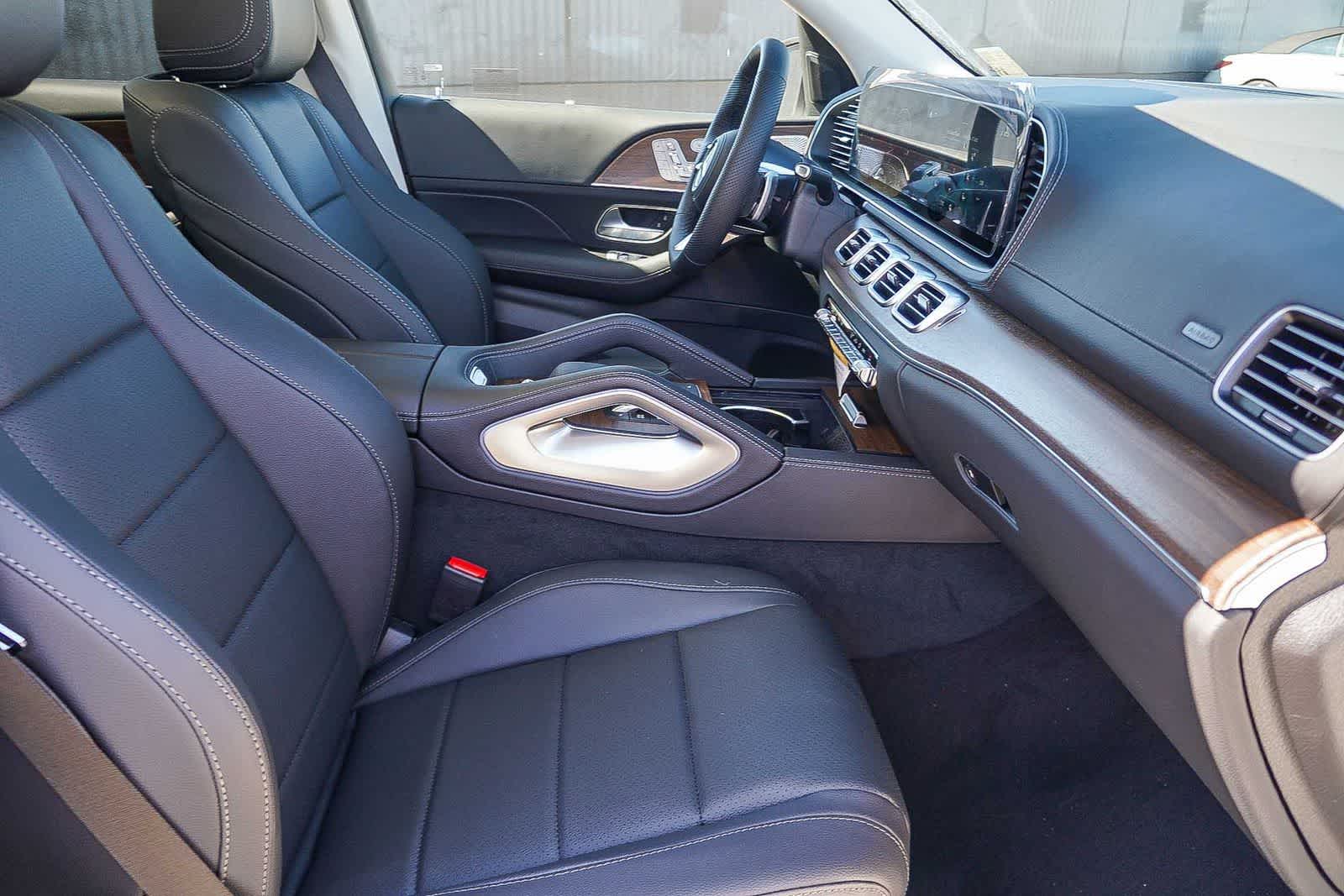 Thumbnail: 2026 Mercedes-Benz GLS - 20