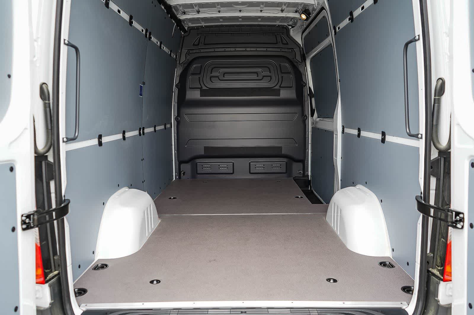 Thumbnail: 2026 Mercedes-Benz Sprinter - 18