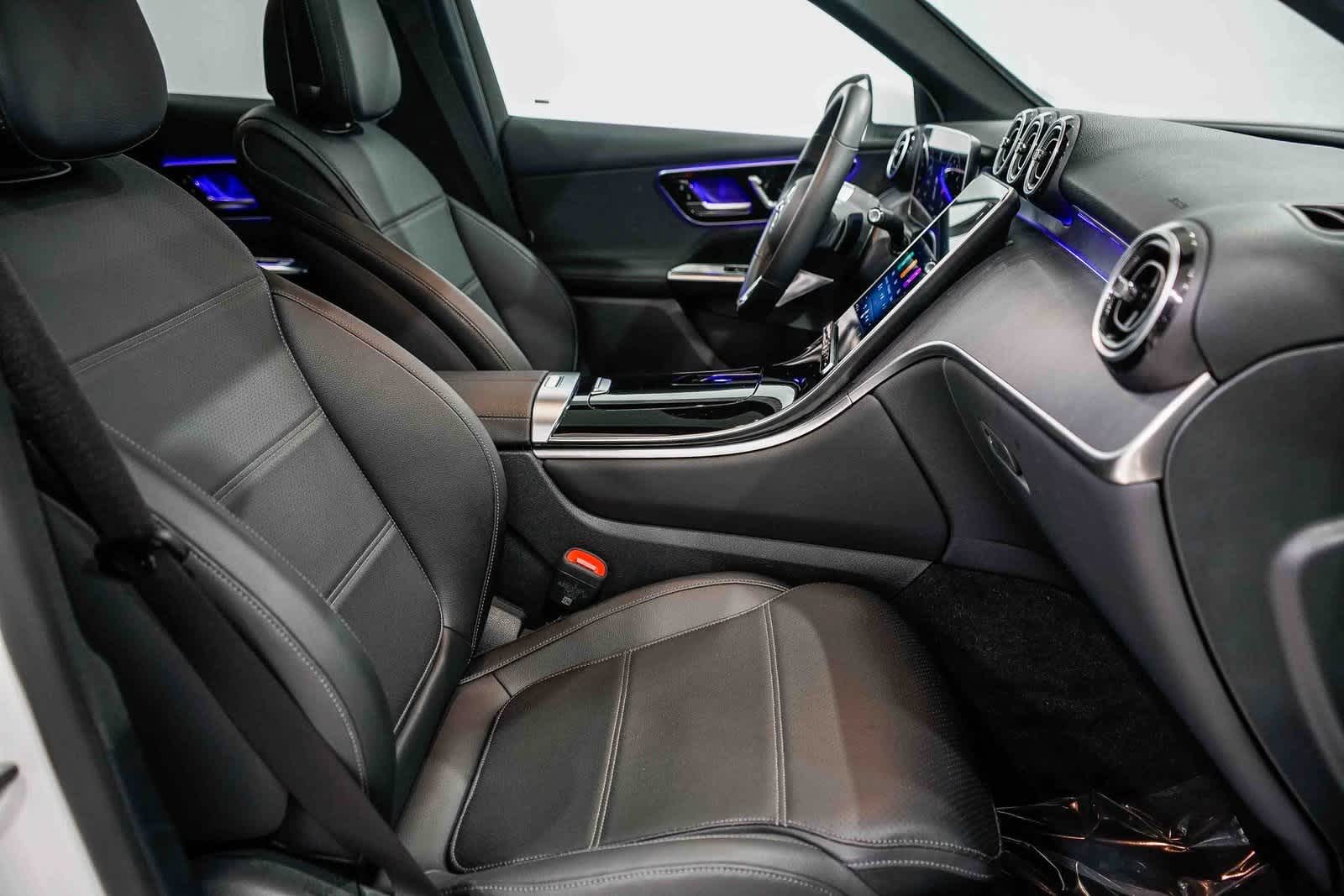 Thumbnail: 2025 Mercedes-Benz GLC - 16