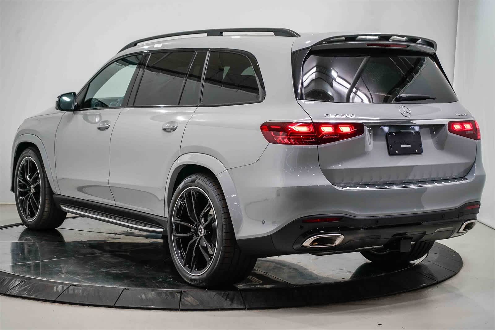 Thumbnail: 2026 Mercedes-Benz GLS - 2