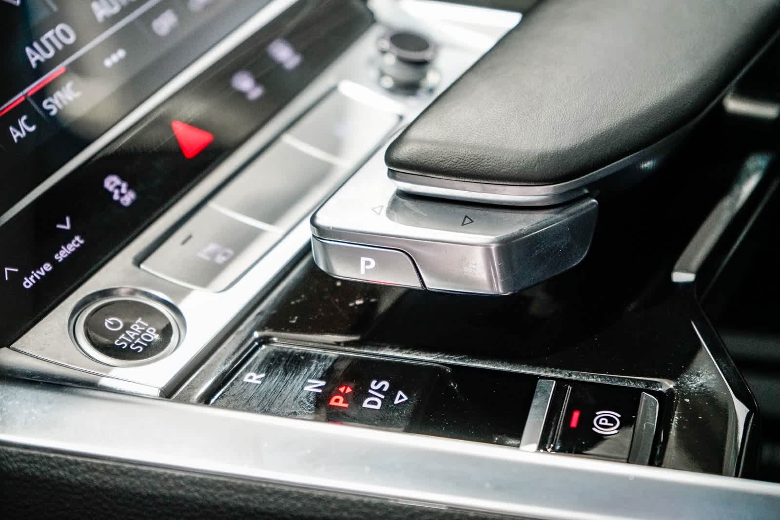 Thumbnail: 2024 Audi Q8 e-tron - 21