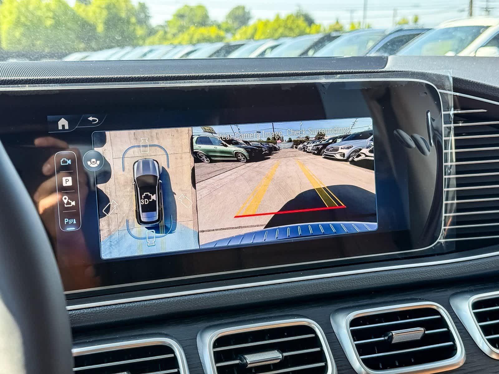 Thumbnail: 2026 Mercedes-Benz GLE - 25