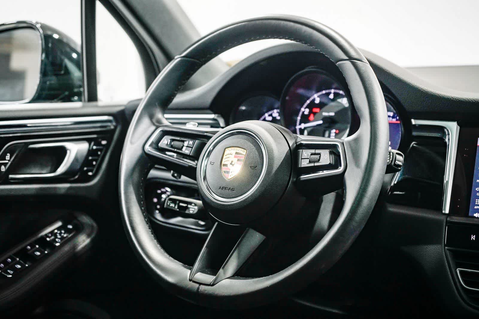 Thumbnail: 2024 Porsche Macan - 15