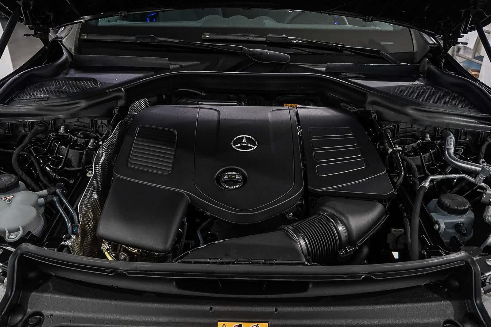 Thumbnail: 2025 Mercedes-Benz GLC - 30