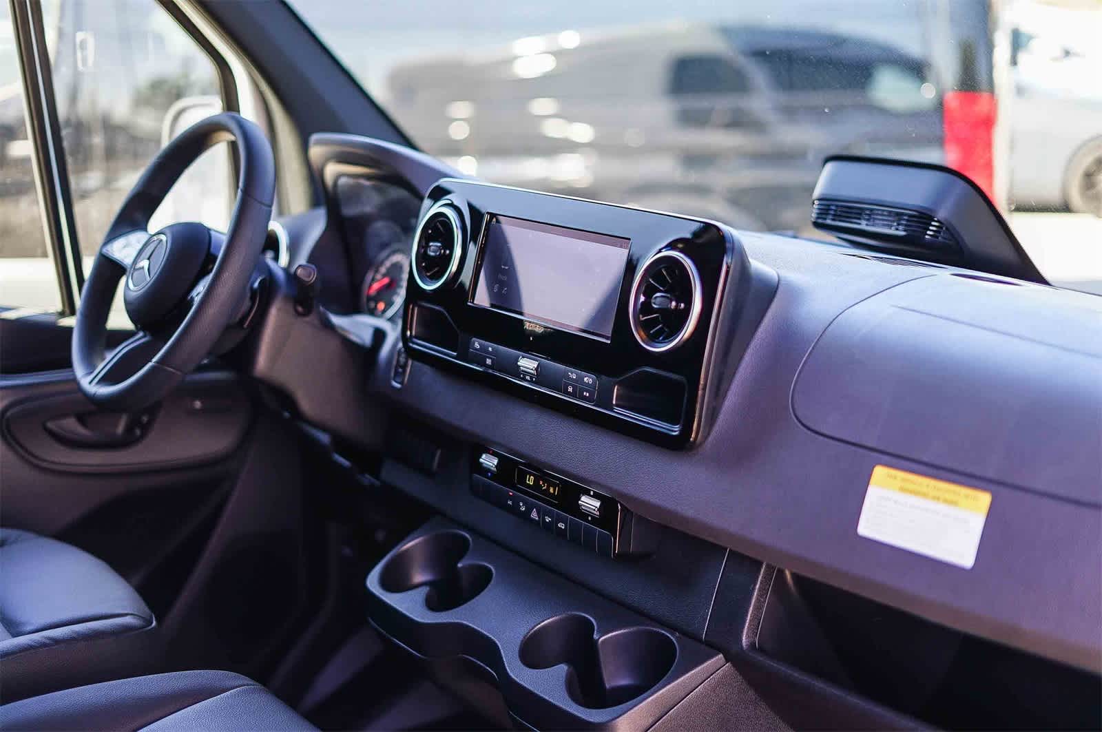 Thumbnail: 2026 Mercedes-Benz Sprinter - 15