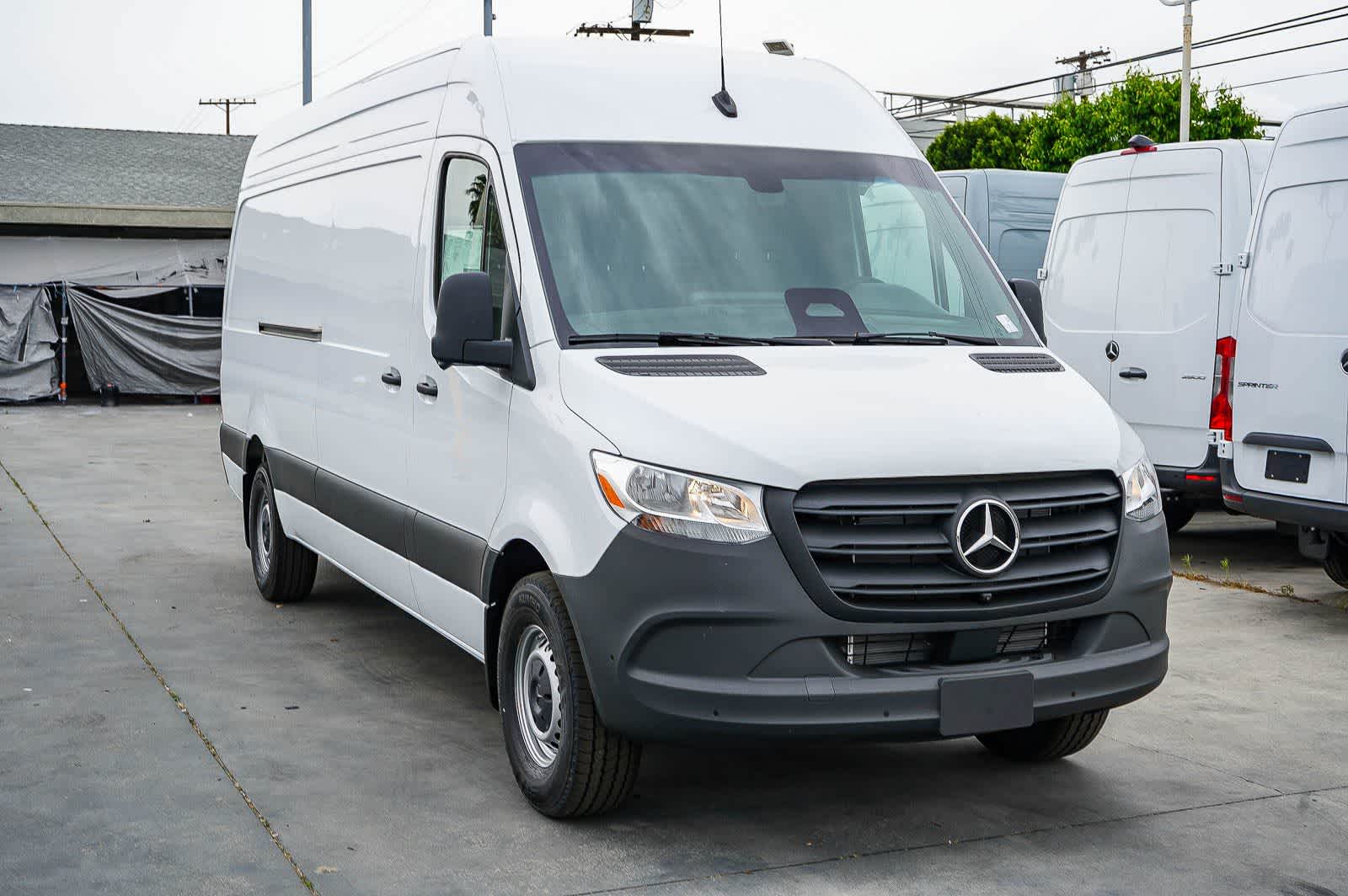 Thumbnail: 2026 Mercedes-Benz Sprinter - 3