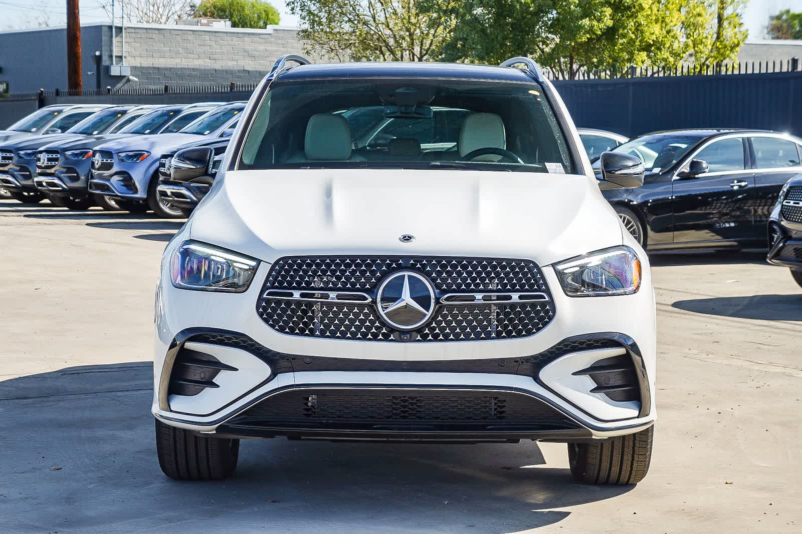 Thumbnail: 2026 Mercedes-Benz GLE - 2