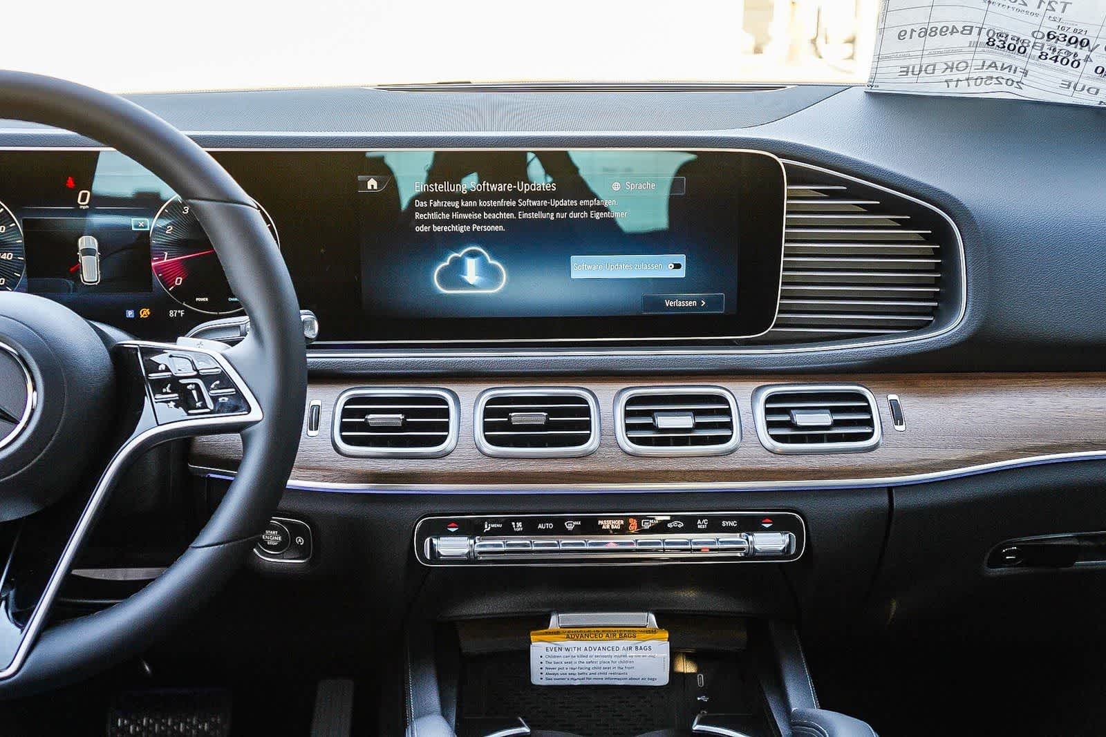 Thumbnail: 2026 Mercedes-Benz GLE - 15