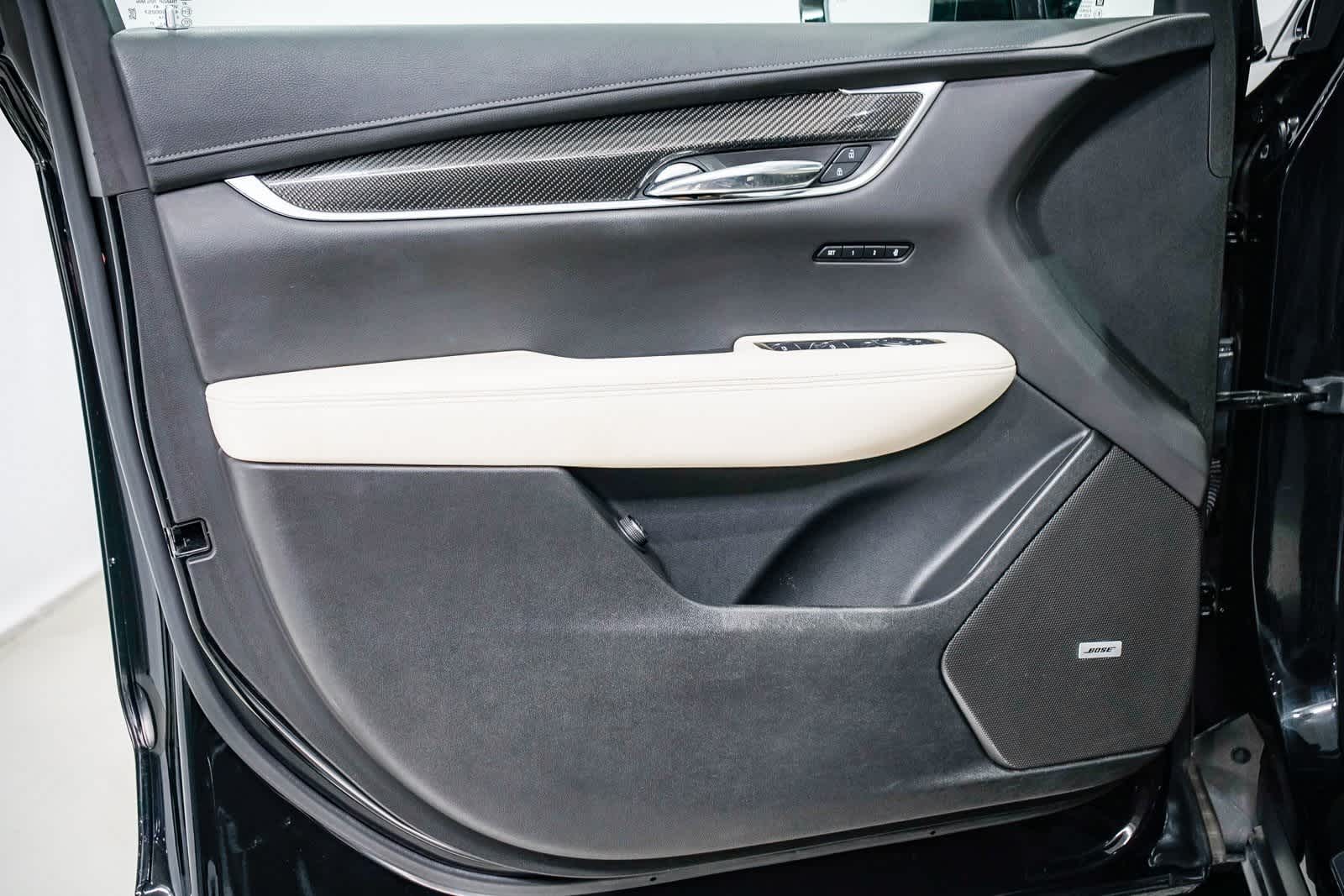 Thumbnail: 2021 Cadillac XT6 - 19