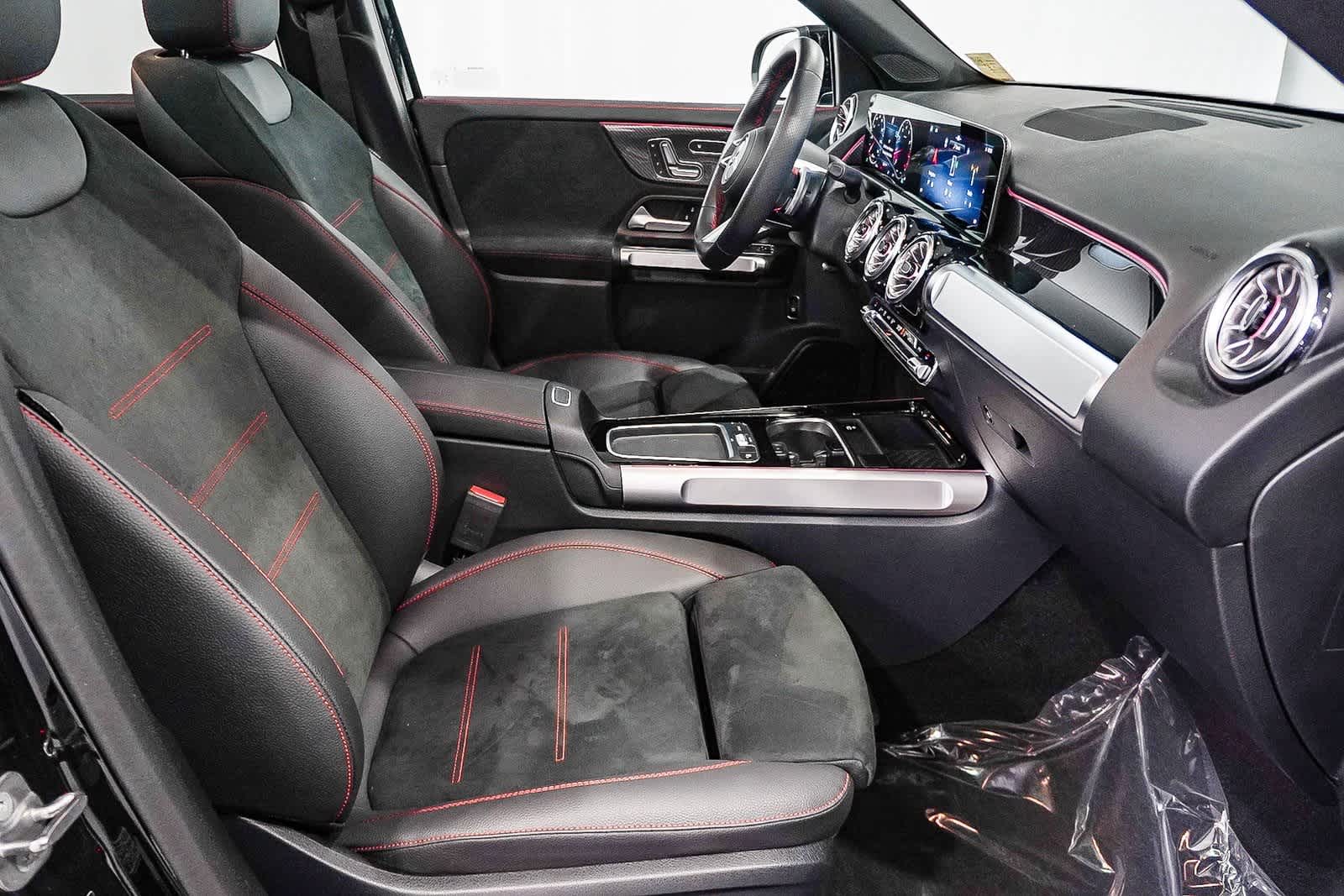 Thumbnail: 2025 Mercedes-Benz GLB - 19