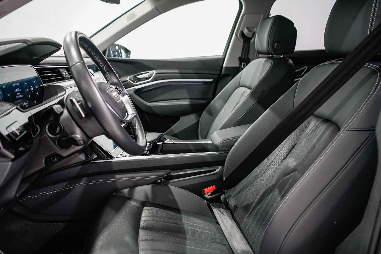 Thumbnail: 2024 Audi Q8 e-tron - 17