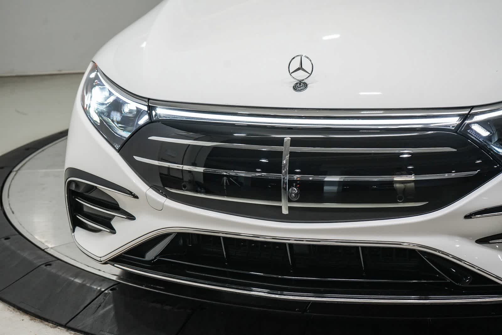 Thumbnail: 2025 Mercedes-Benz EQS - 9