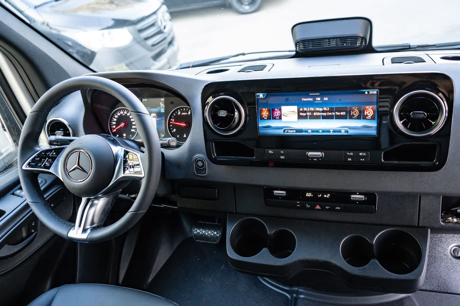 Thumbnail: 2026 Mercedes-Benz Sprinter - 13