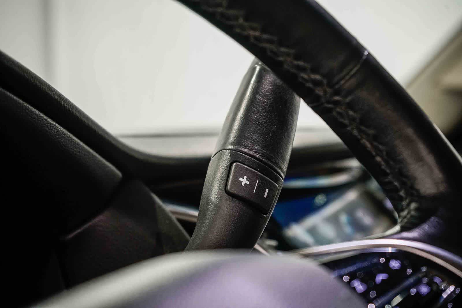 Thumbnail: 2018 Cadillac Escalade - 21