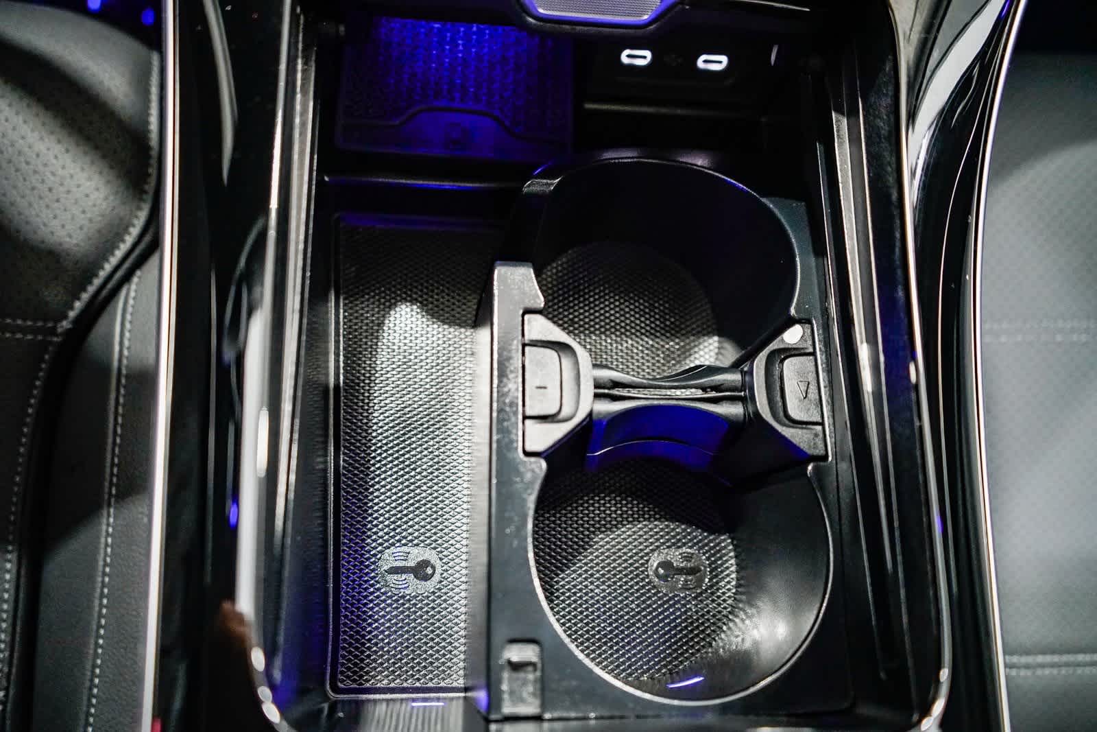 Thumbnail: 2025 Mercedes-Benz C-Class - 22