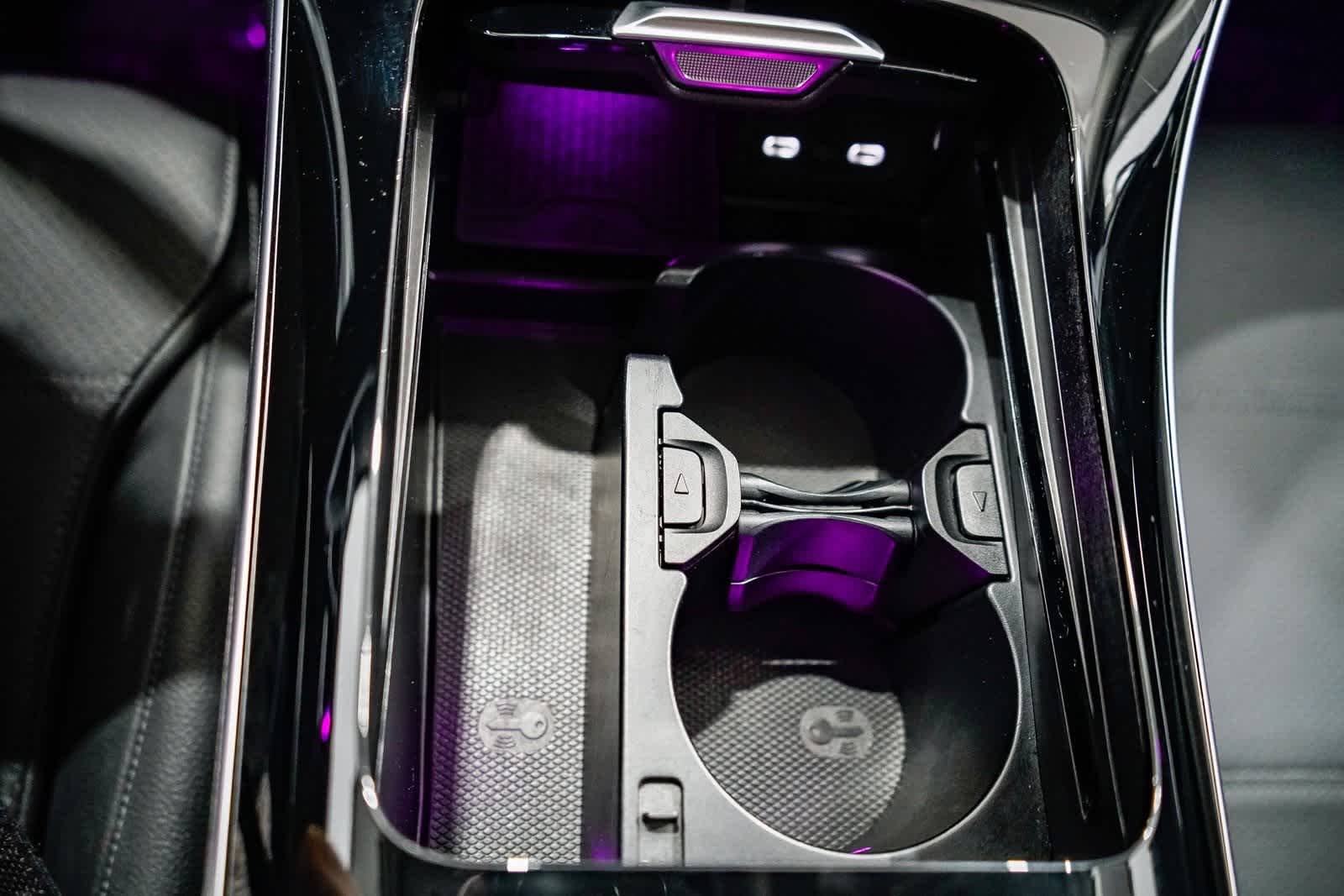 Thumbnail: 2025 Mercedes-Benz C-Class - 22