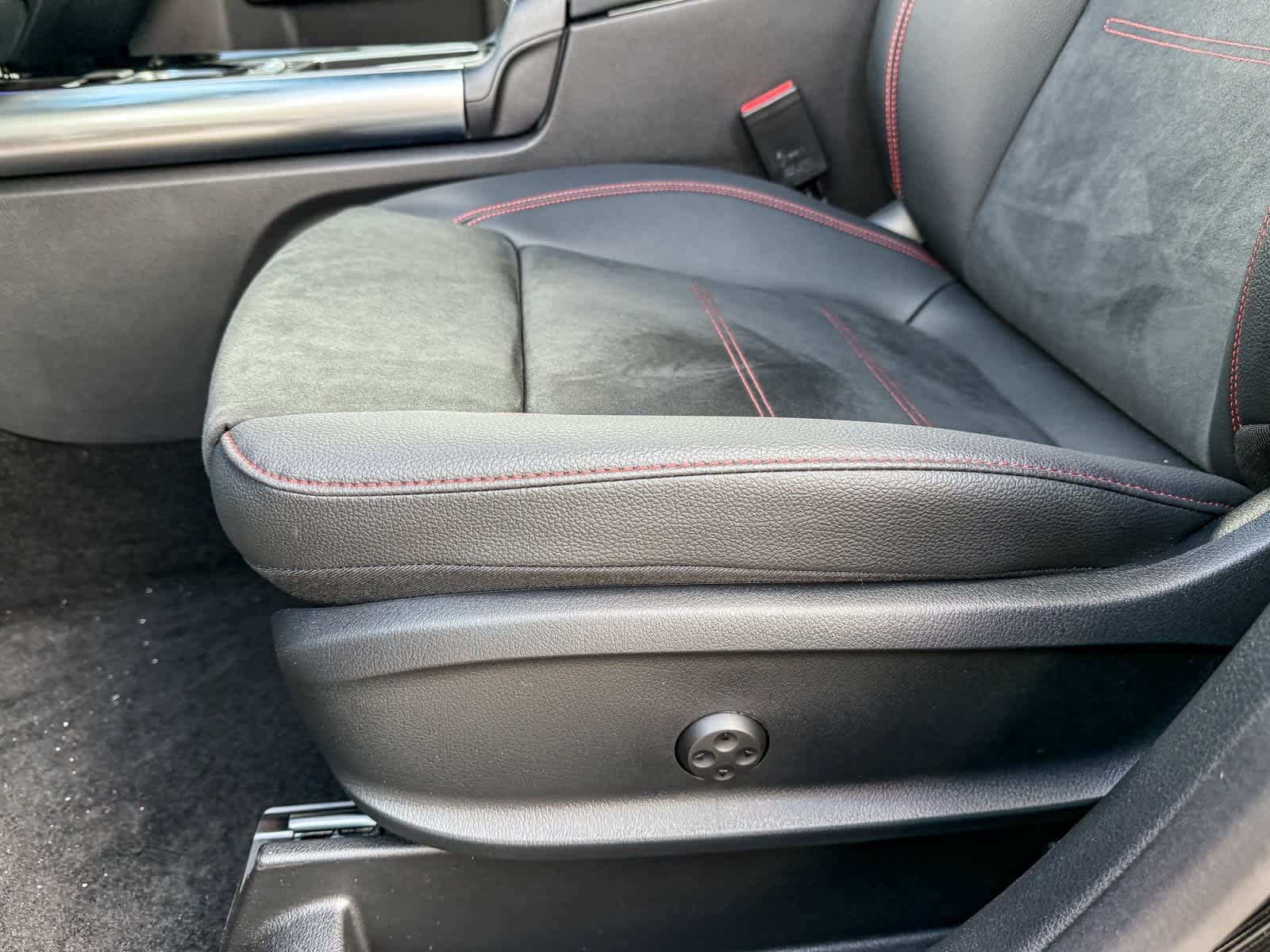 Thumbnail: 2025 Mercedes-Benz GLA - 21