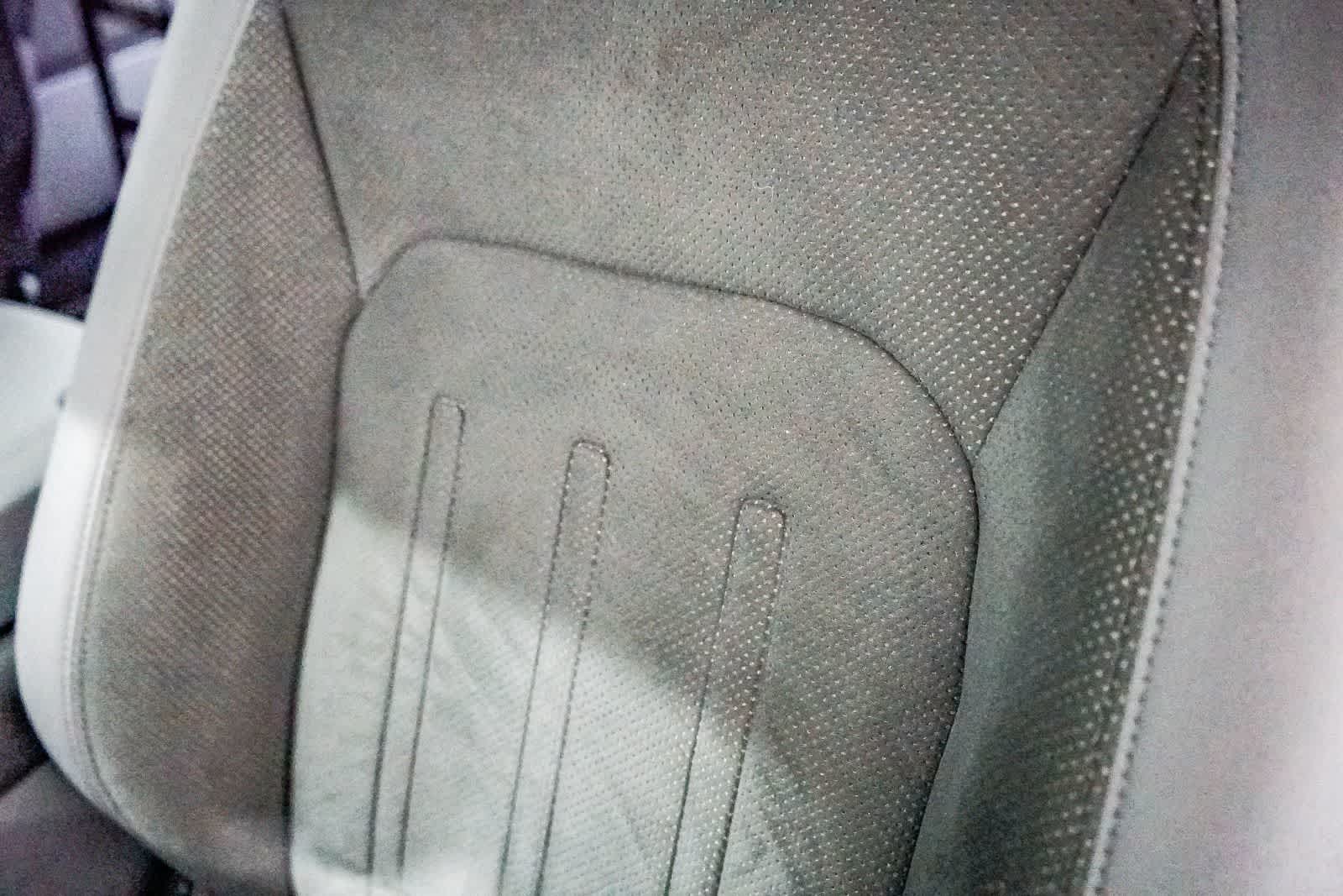 Thumbnail: 2022 Land Rover Defender - 27