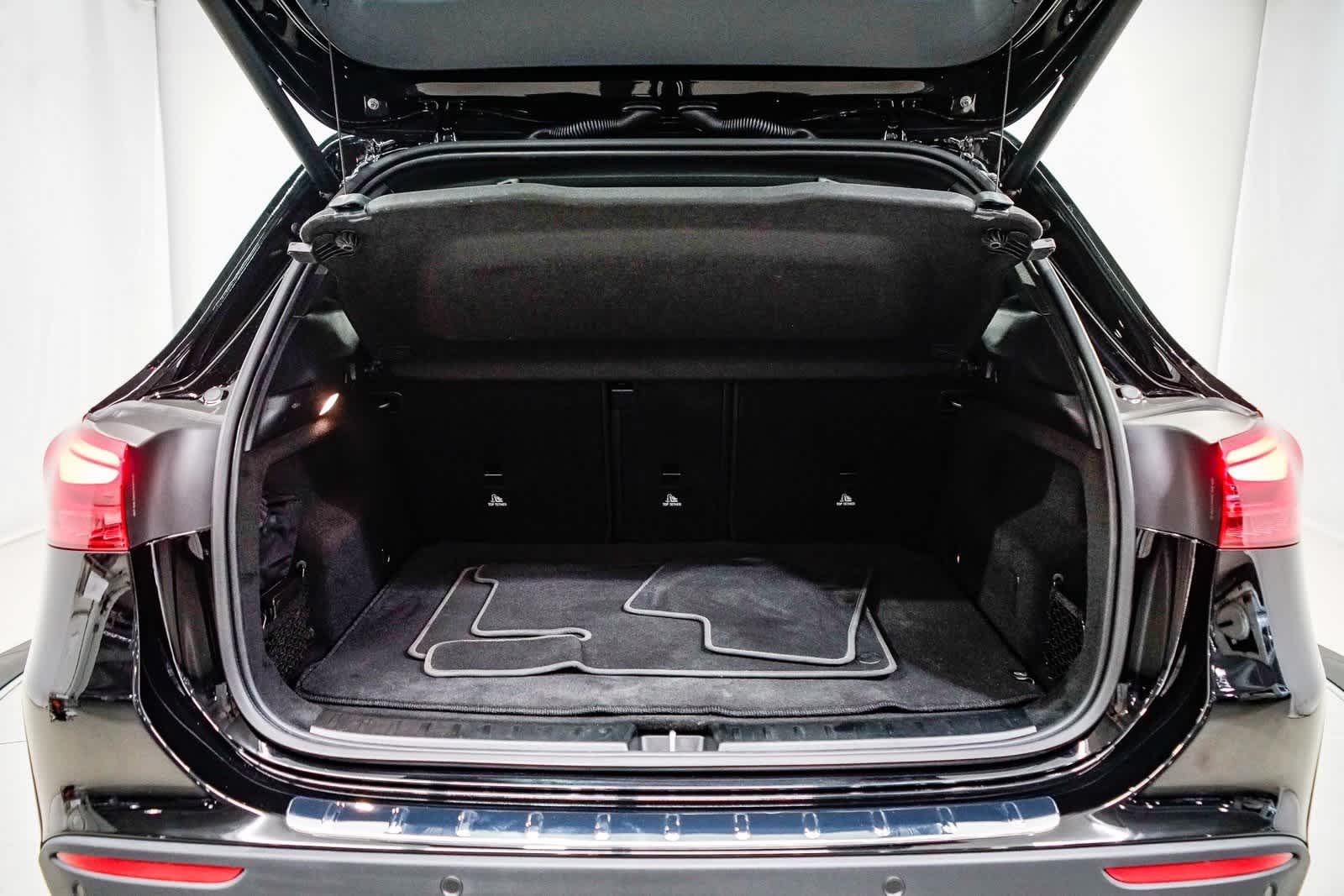 Thumbnail: 2025 Mercedes-Benz GLA - 26